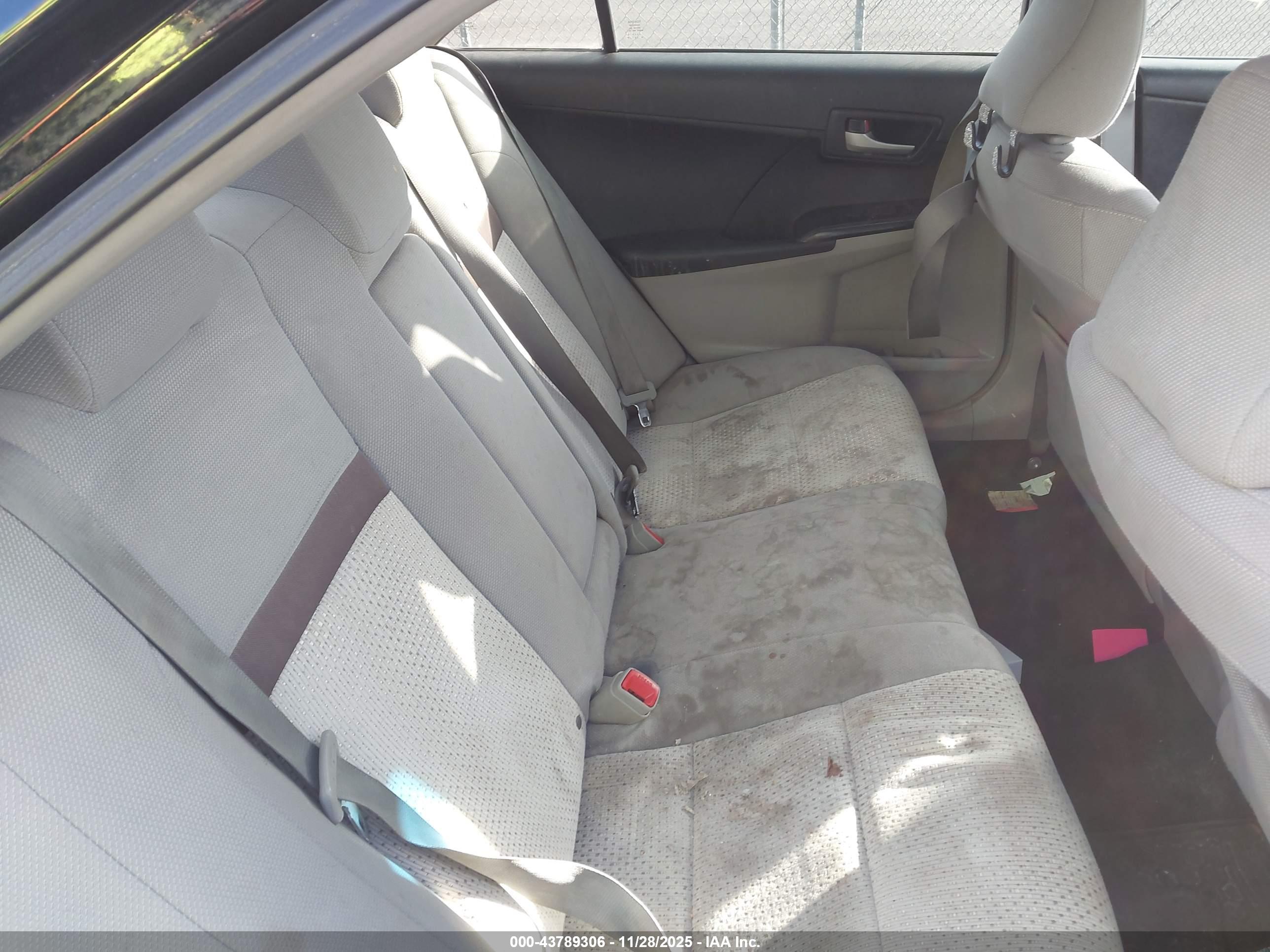 TOYOTA CAMRY image 8