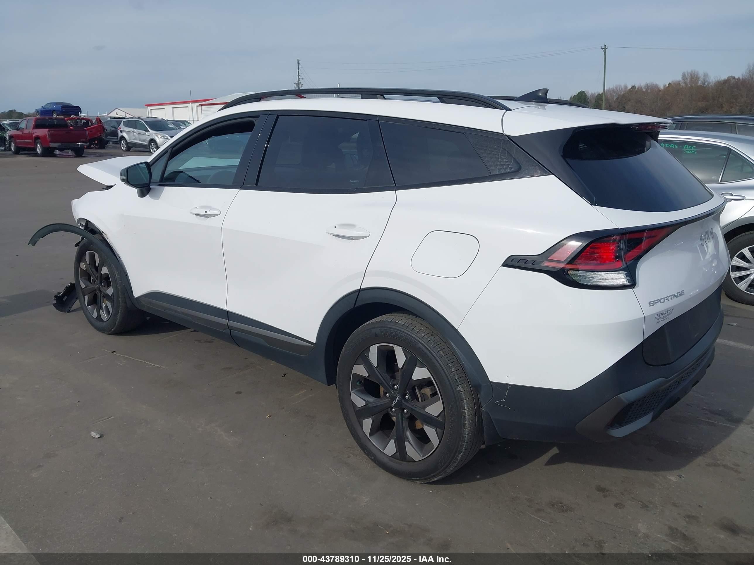KIA SPORTAGE image 3