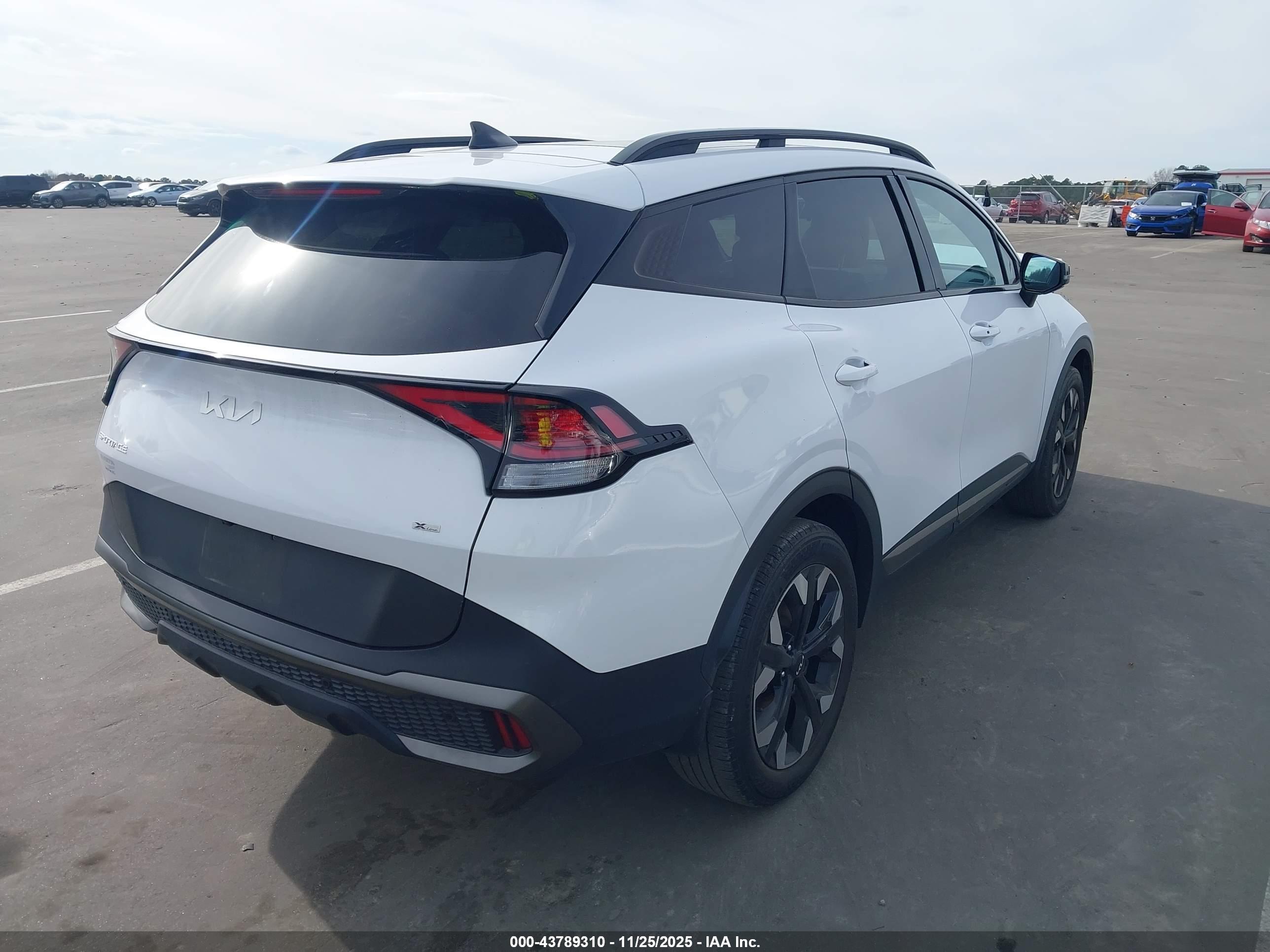KIA SPORTAGE image 4