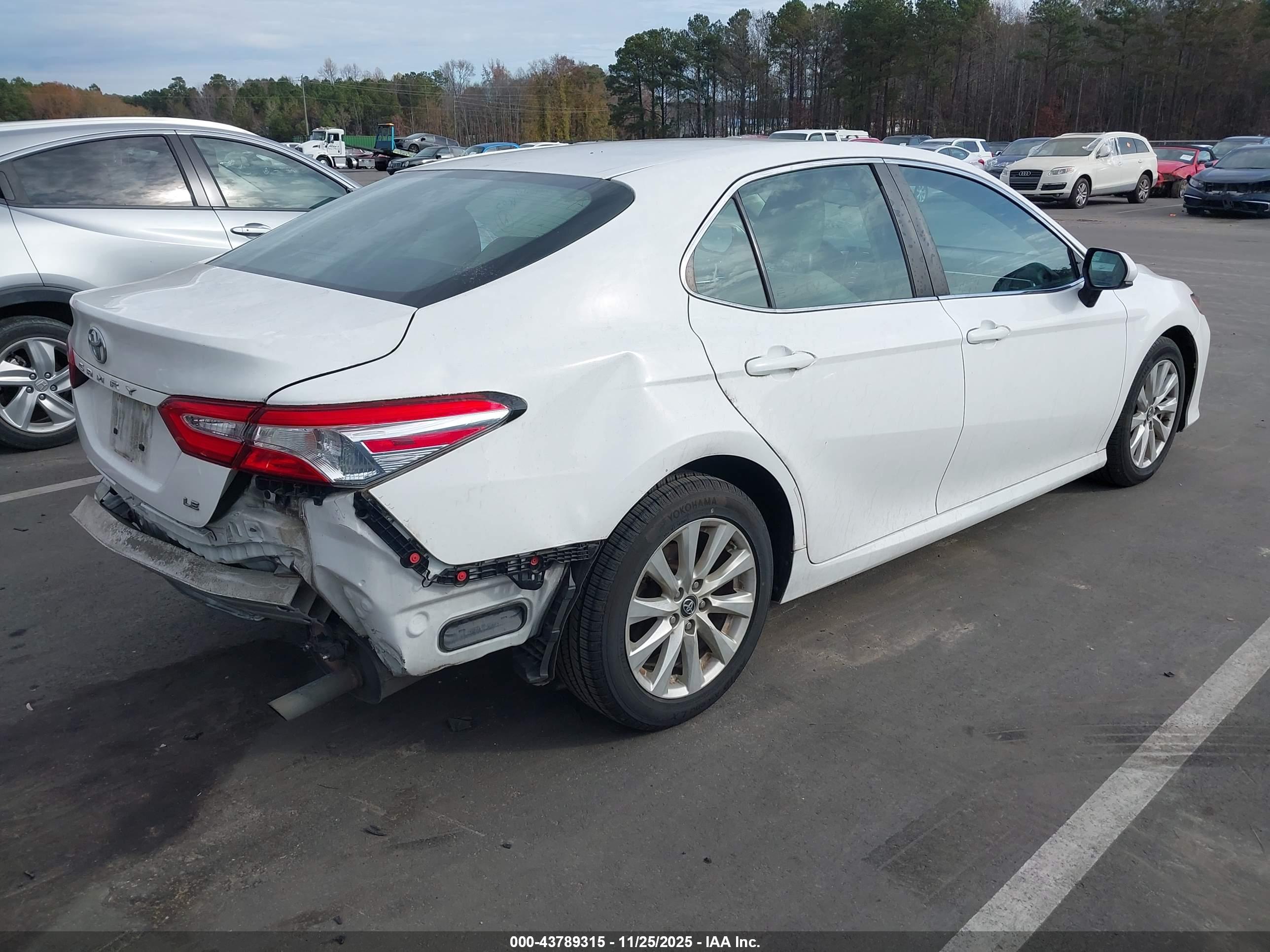 TOYOTA CAMRY image 4