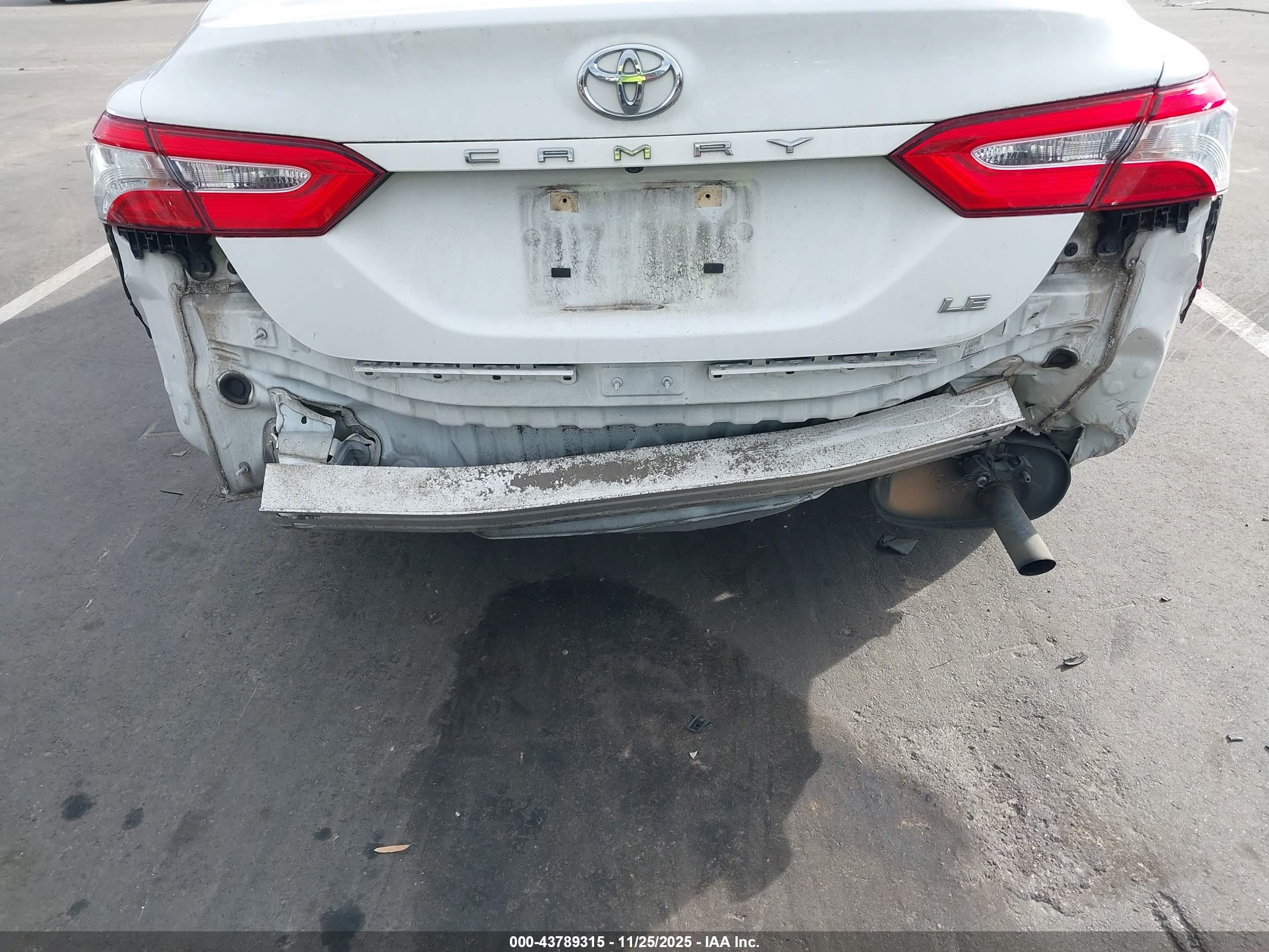 TOYOTA CAMRY image 6