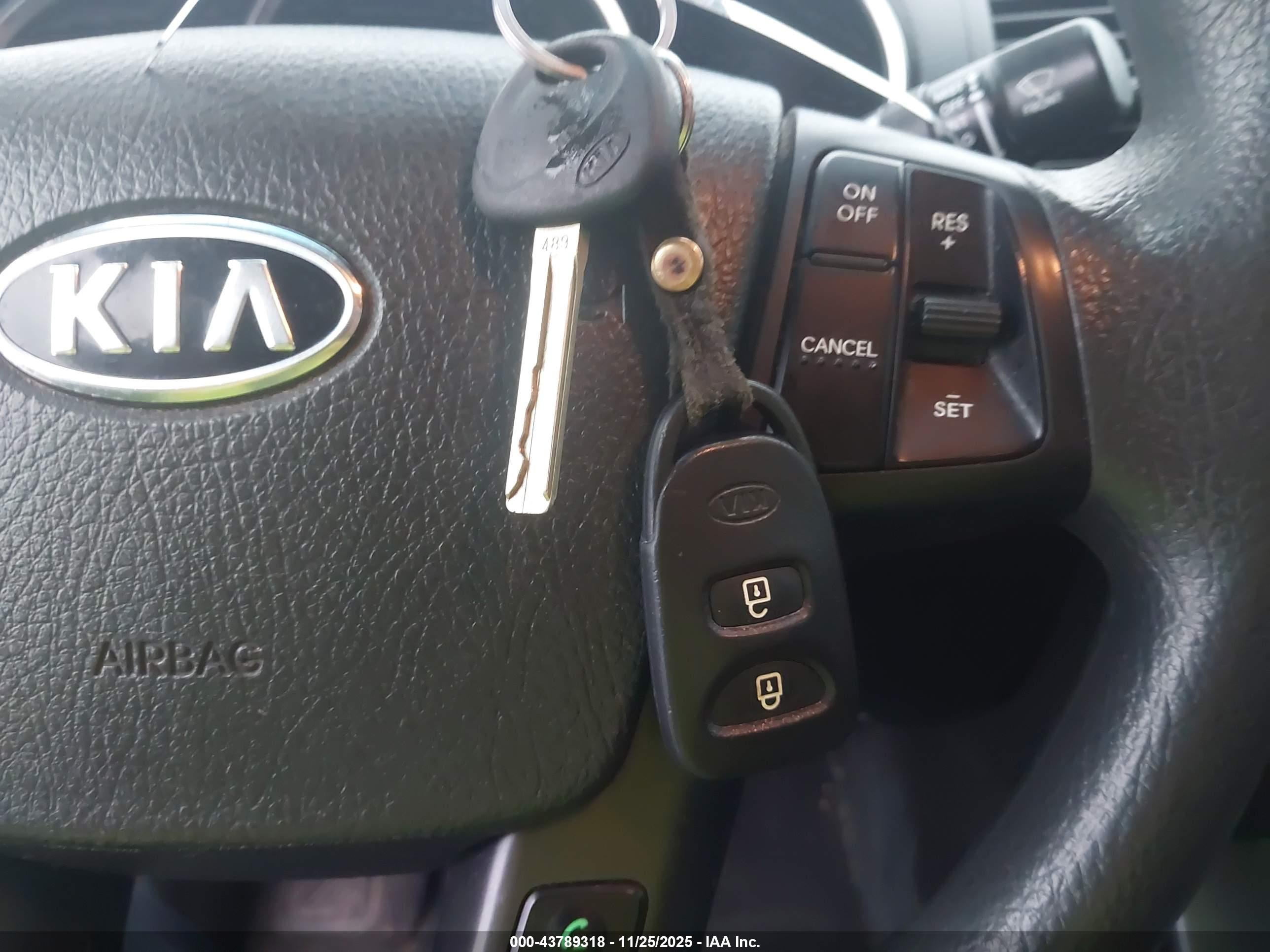 KIA SORENTO image 11