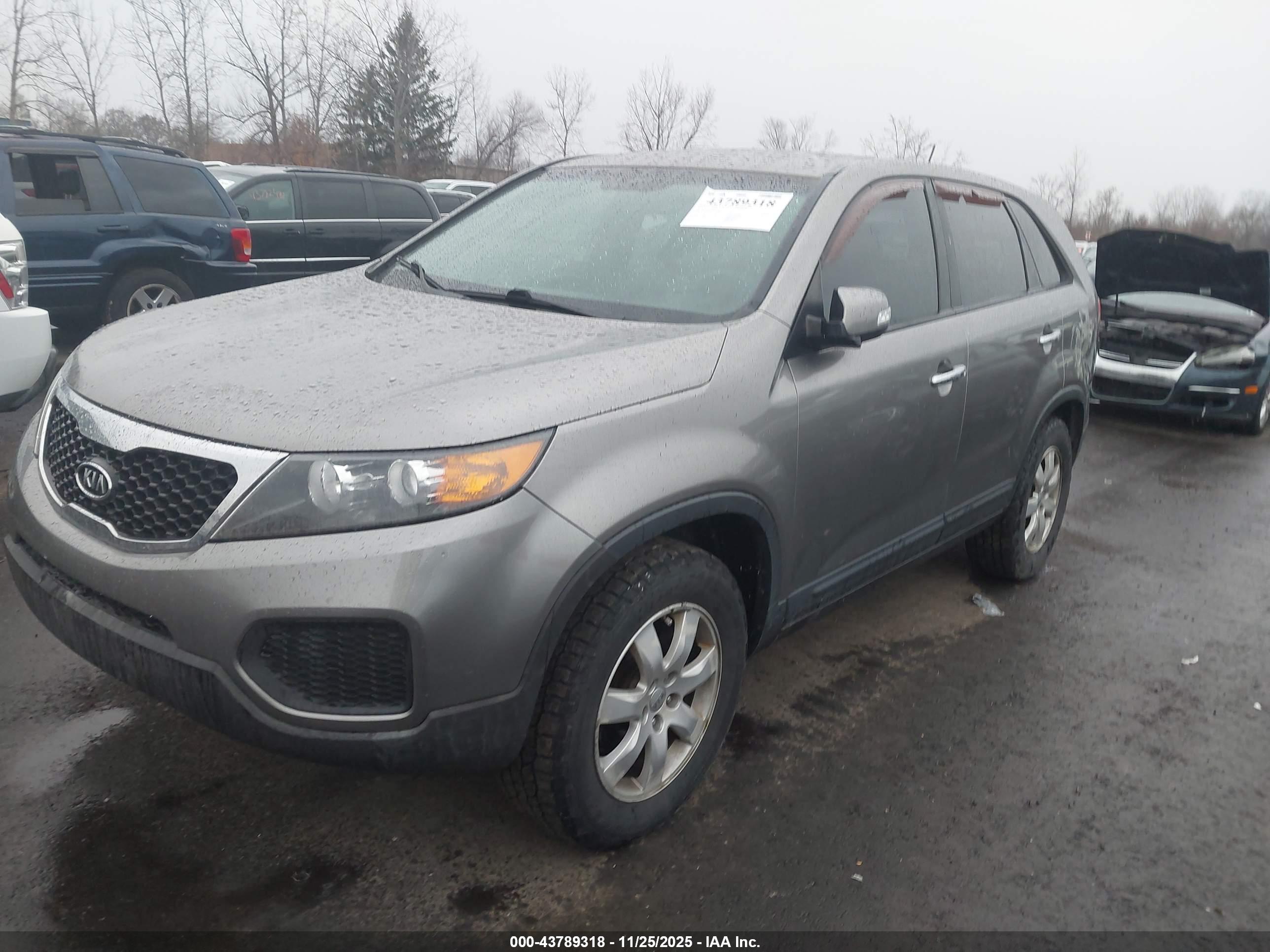 KIA SORENTO image 2