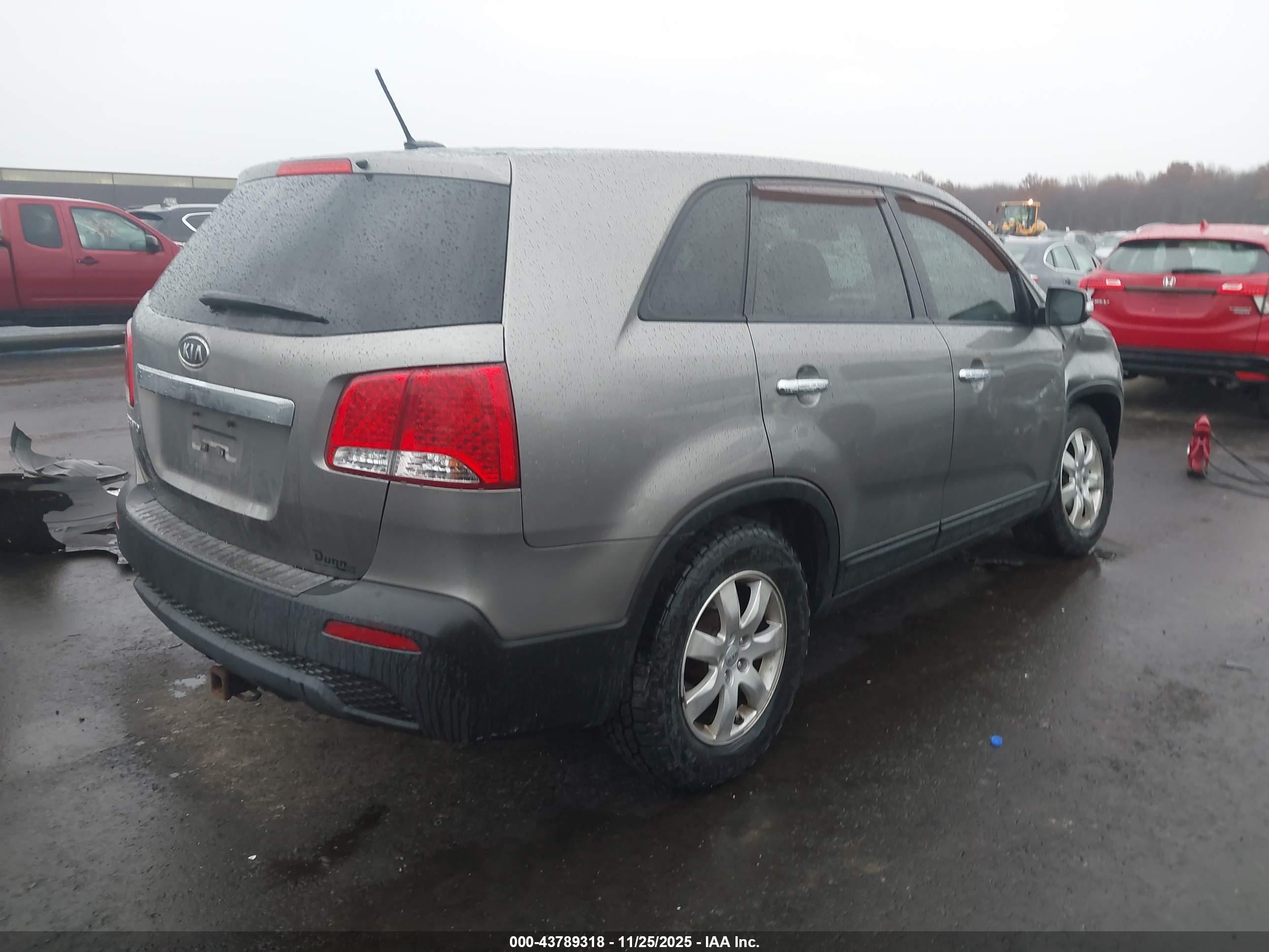 KIA SORENTO image 4