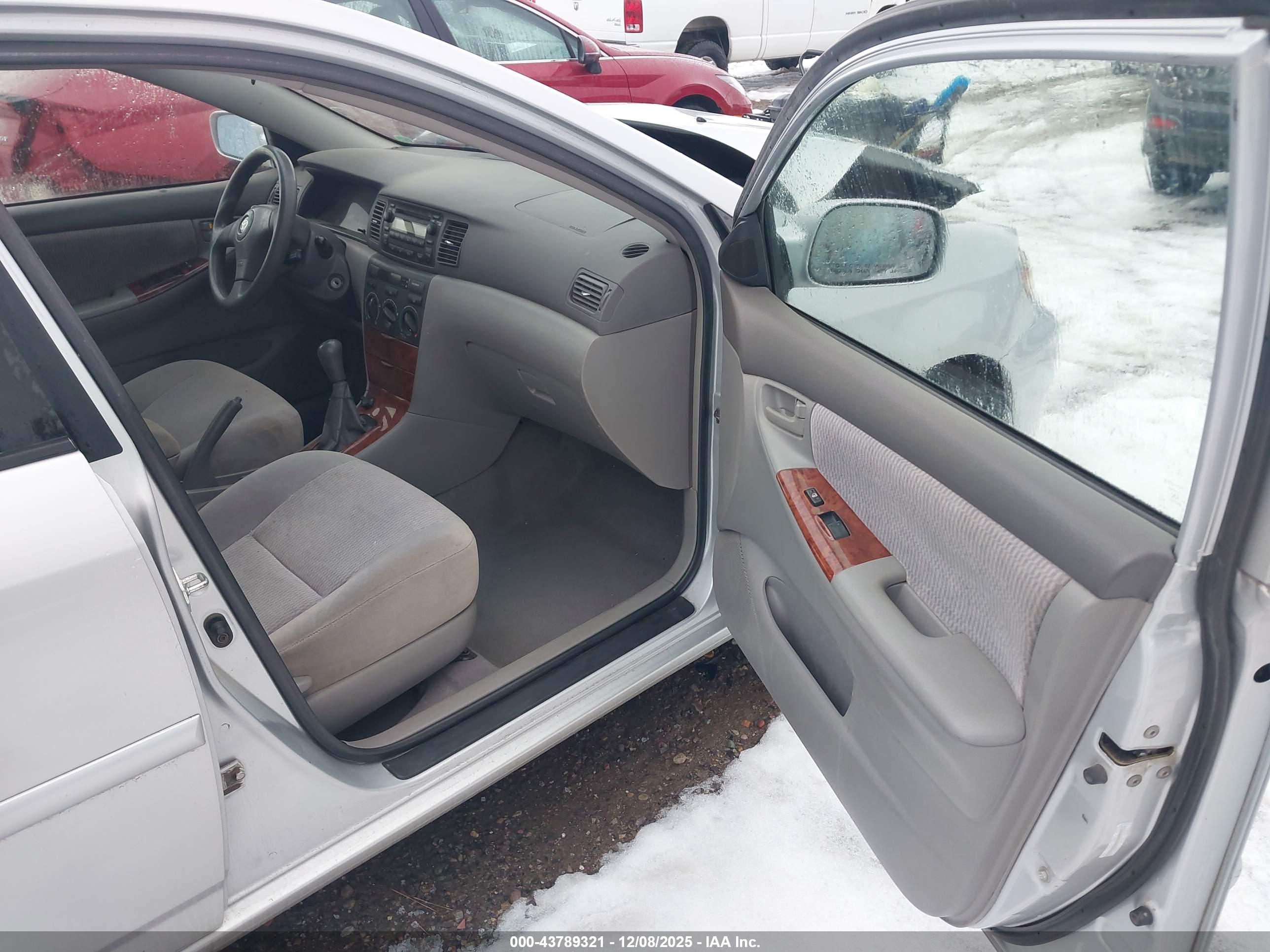 TOYOTA COROLLA image 5