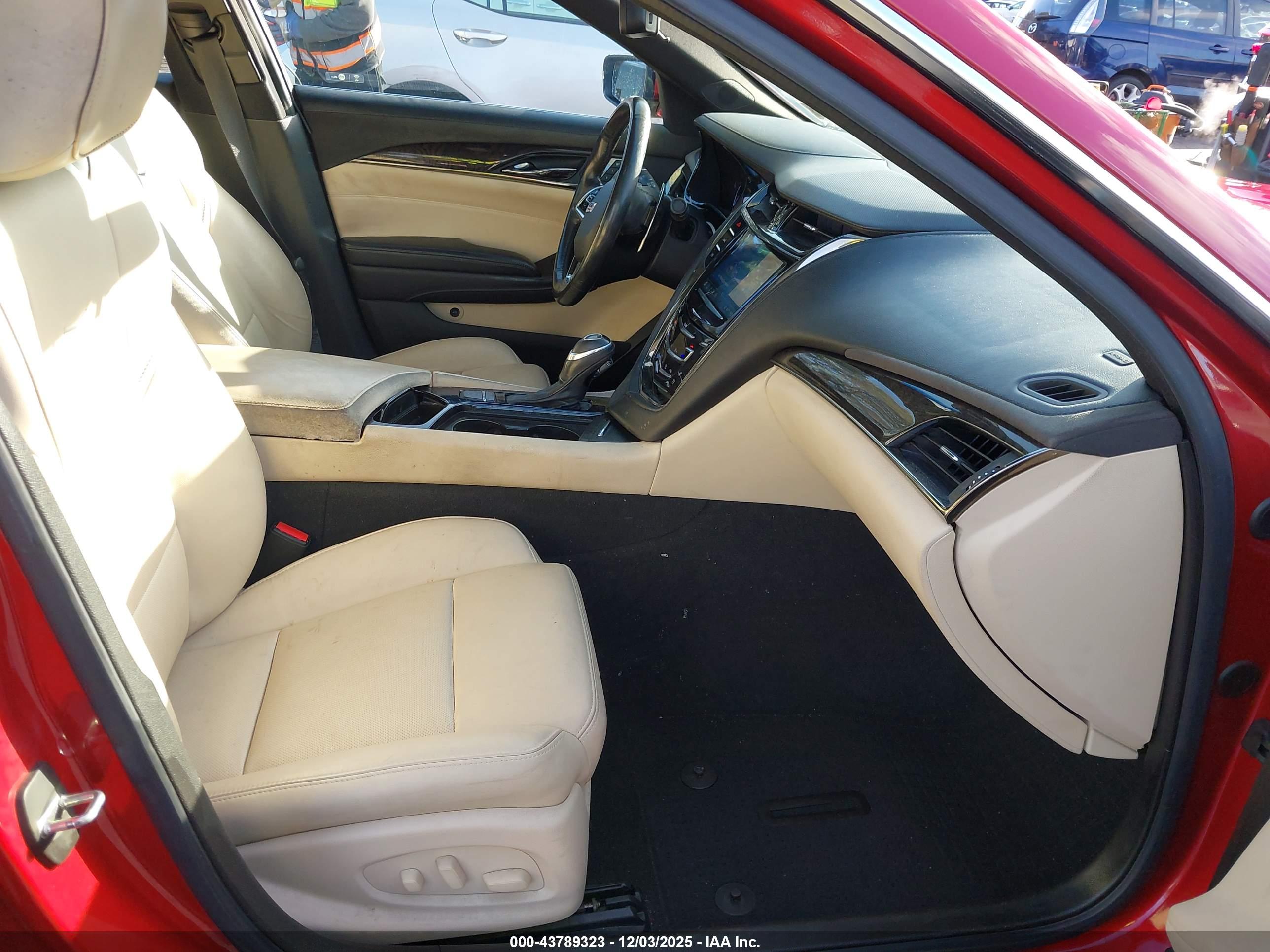 CADILLAC CTS image 5