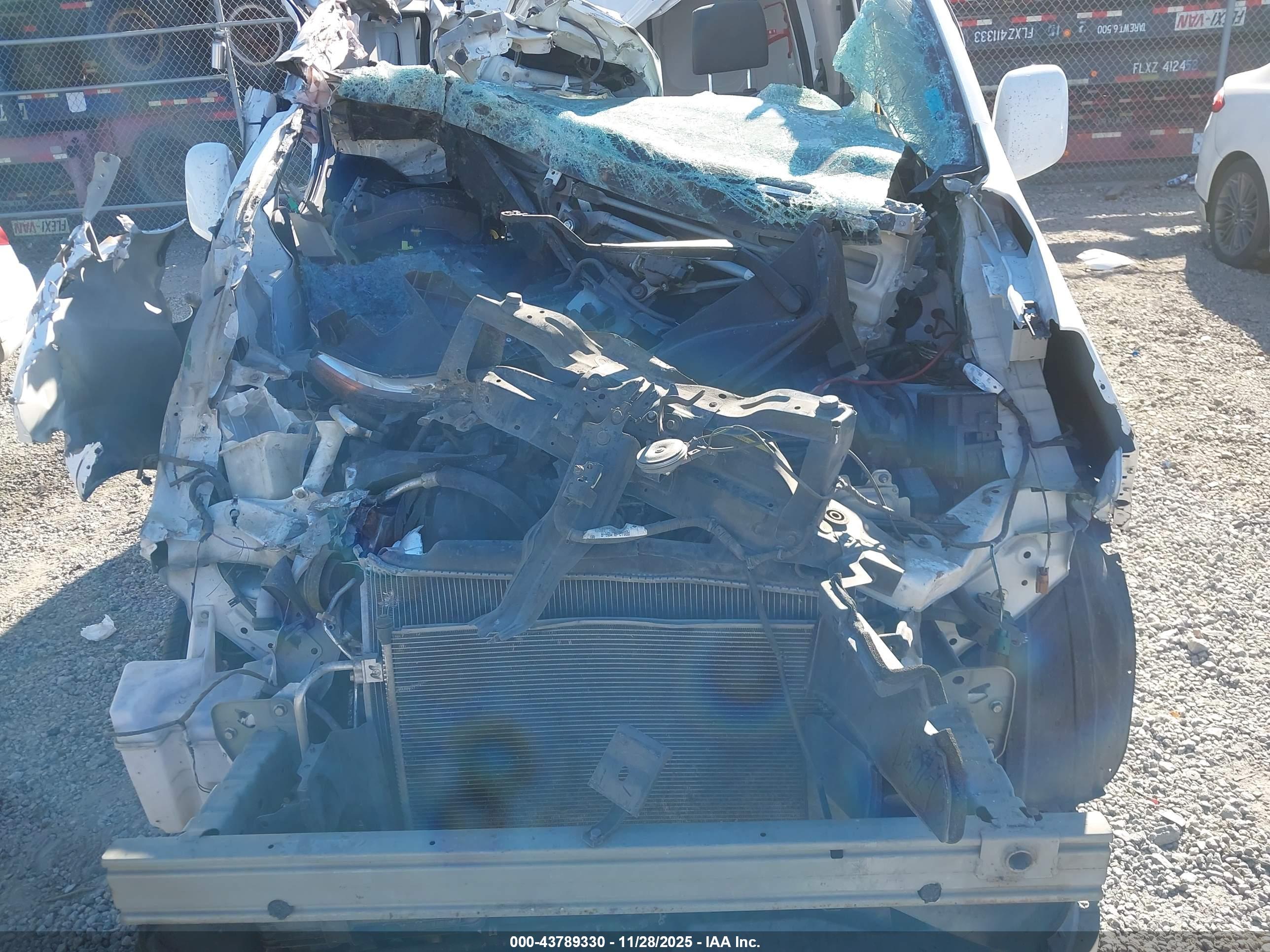 NISSAN NV200 image 10