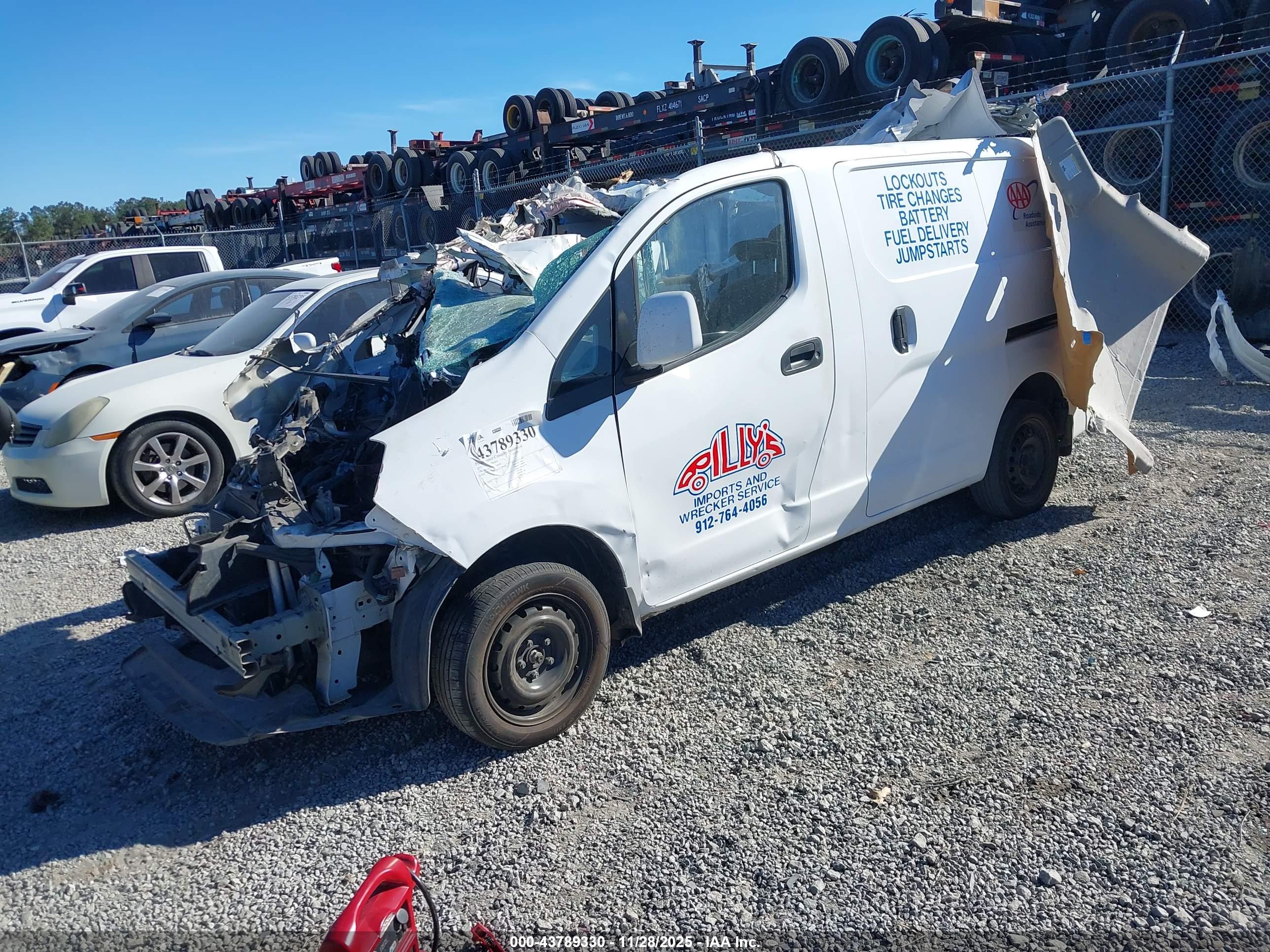 NISSAN NV200 image 2