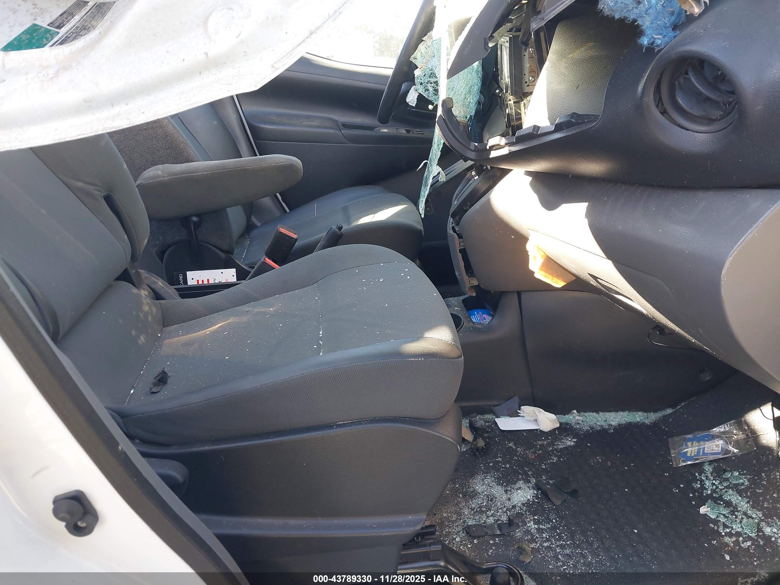 NISSAN NV200 image 5