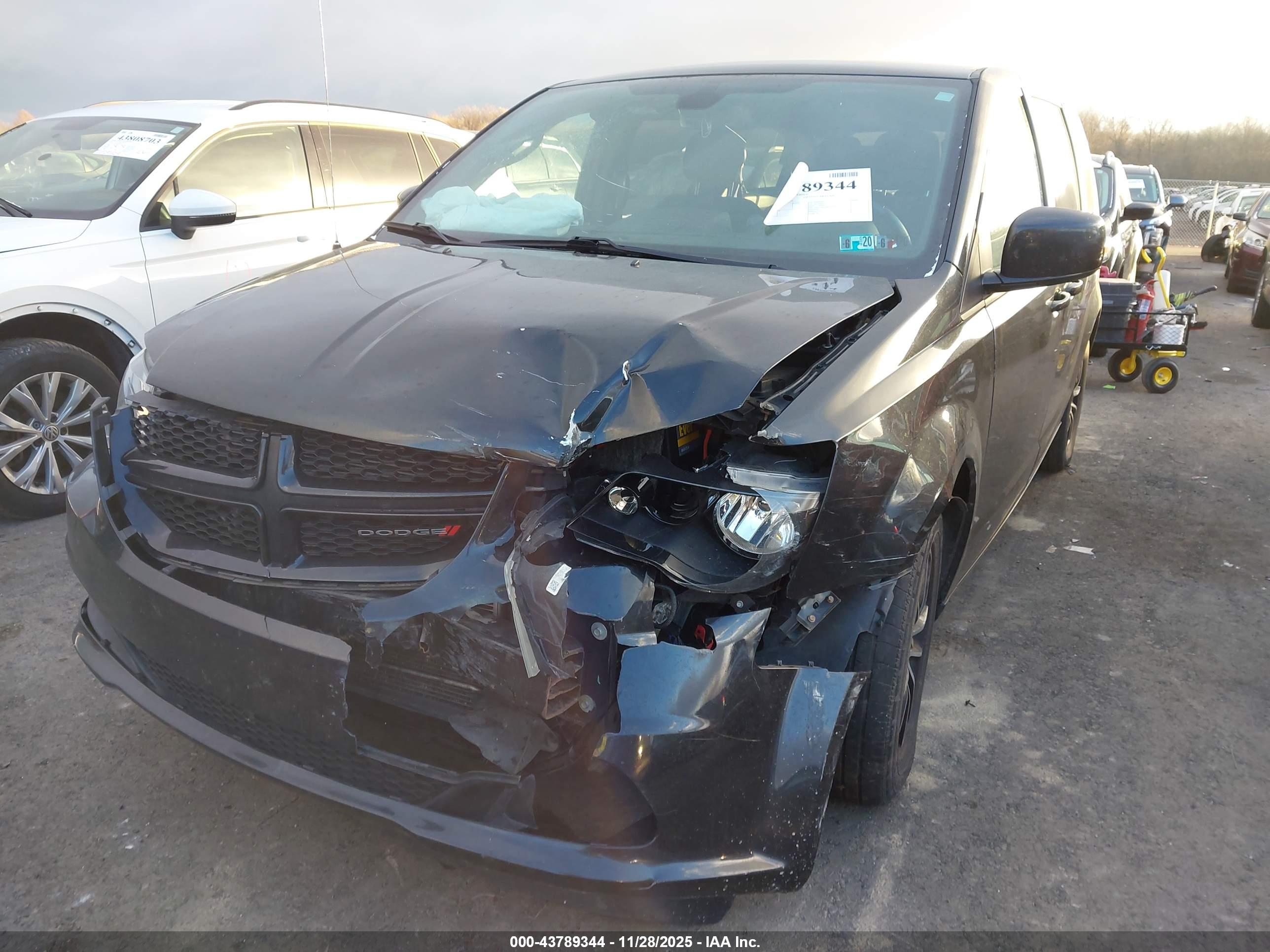 DODGE GRAND image 6