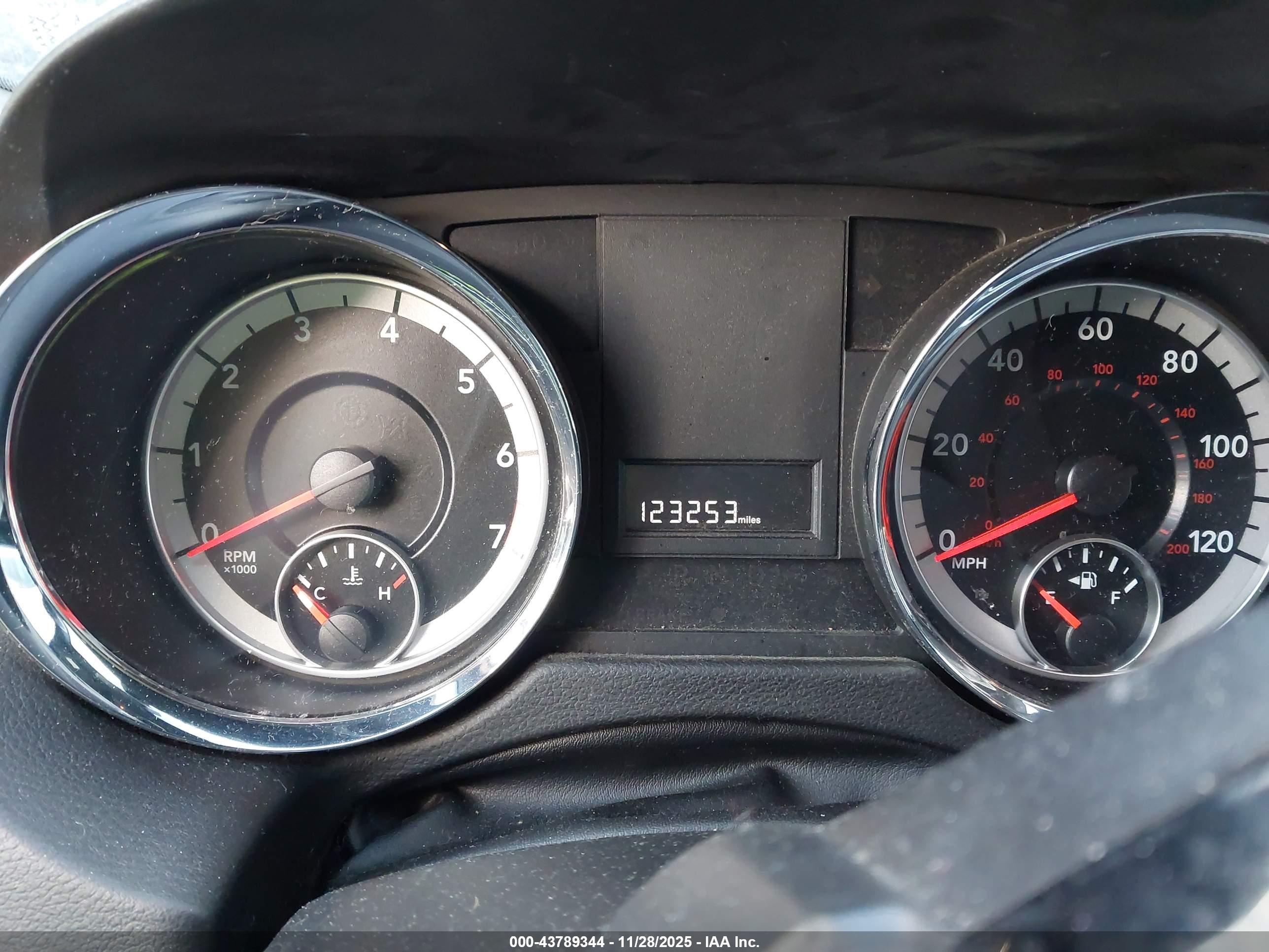 DODGE GRAND image 7