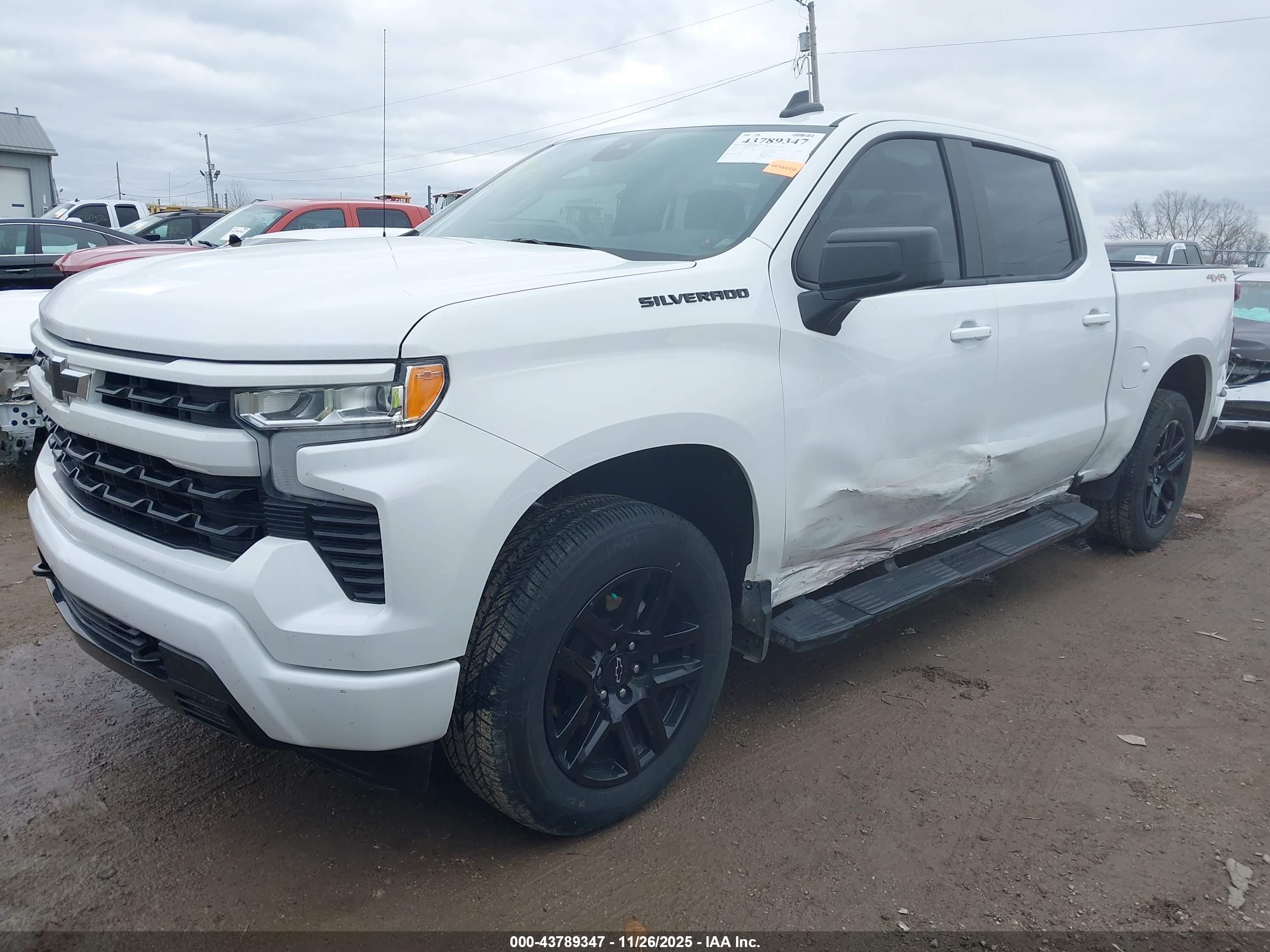 CHEVROLET SILVERADO image 2