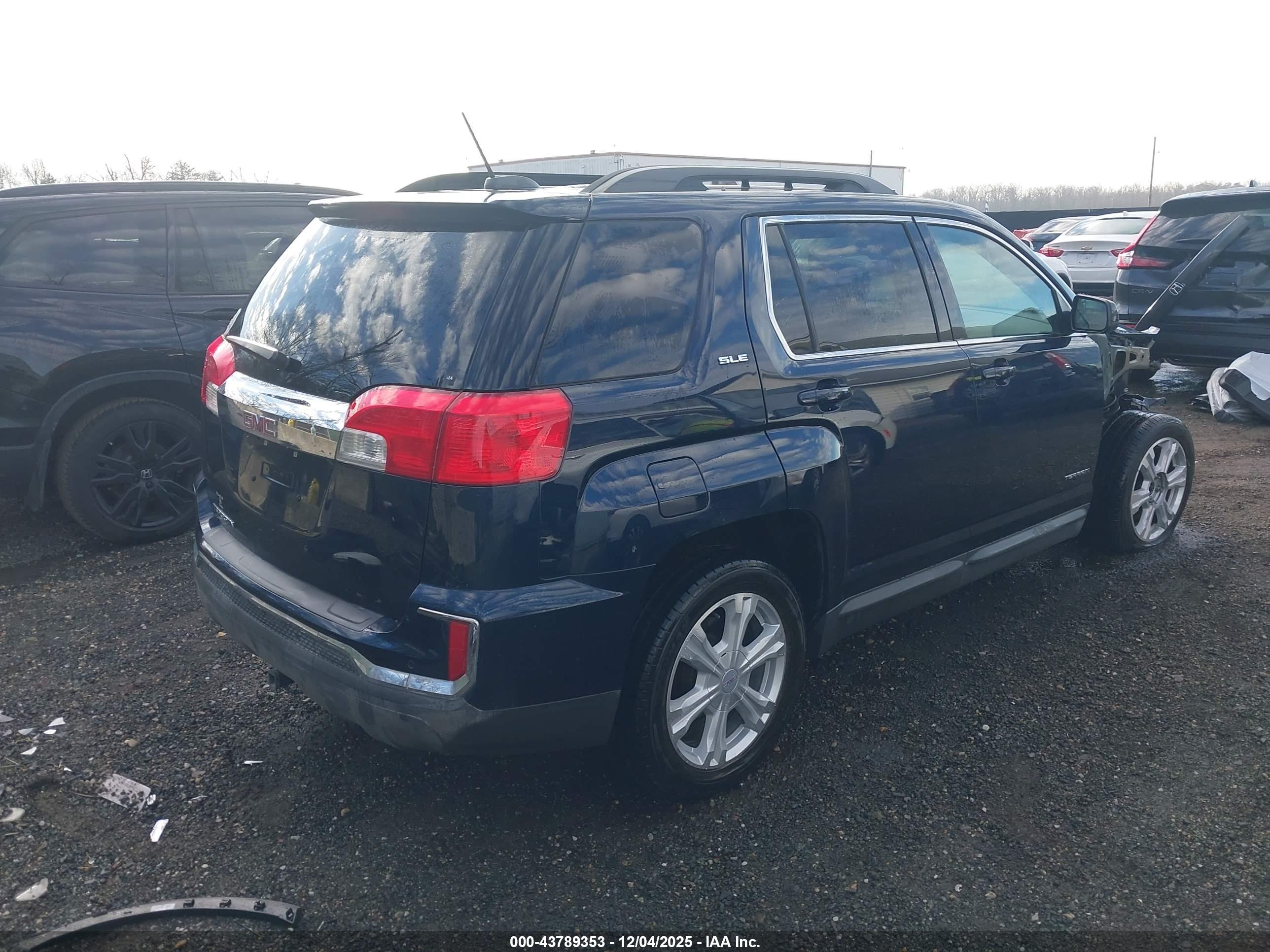 GMC TERRAIN image 4