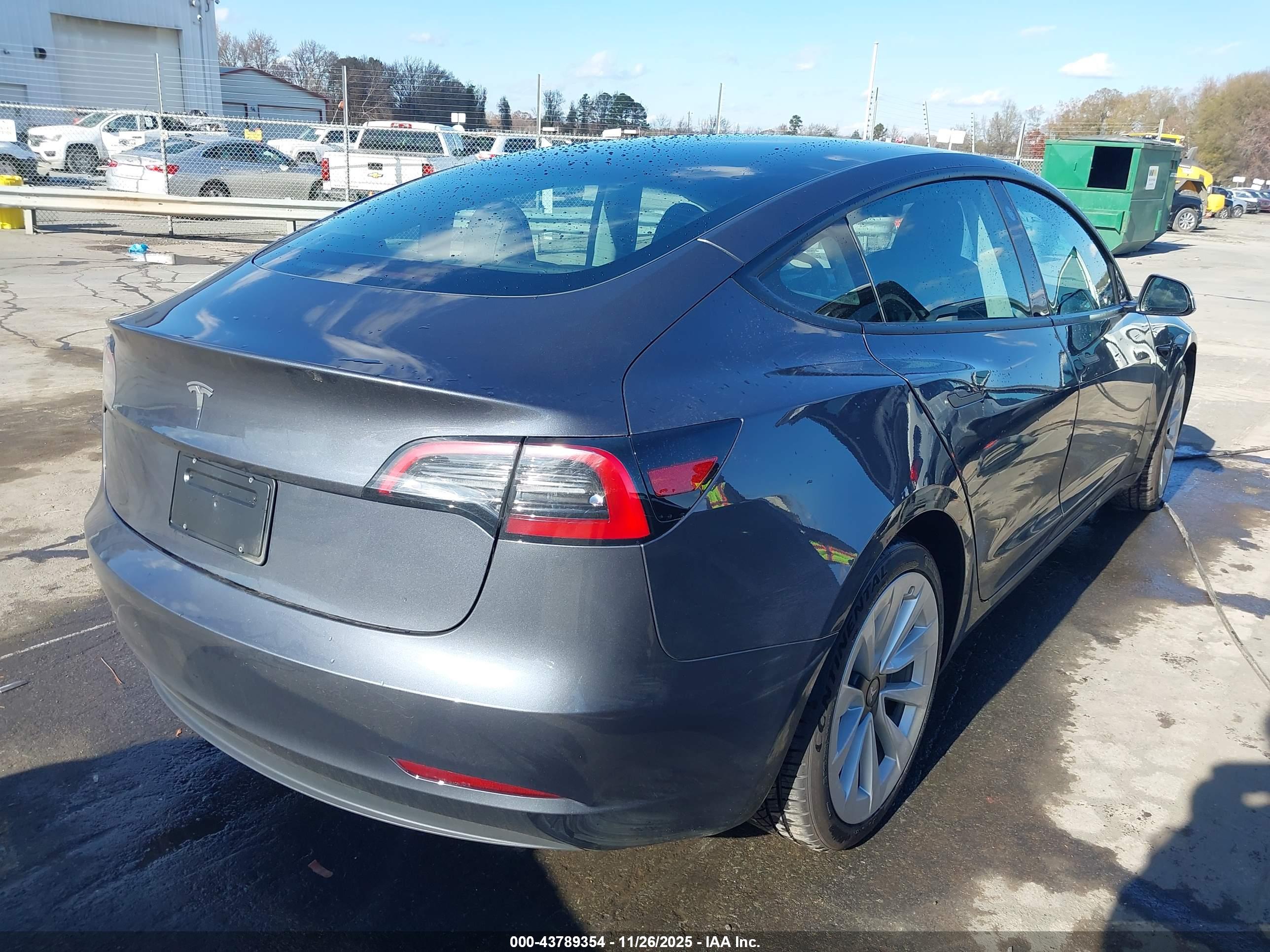 TESLA MODEL image 4