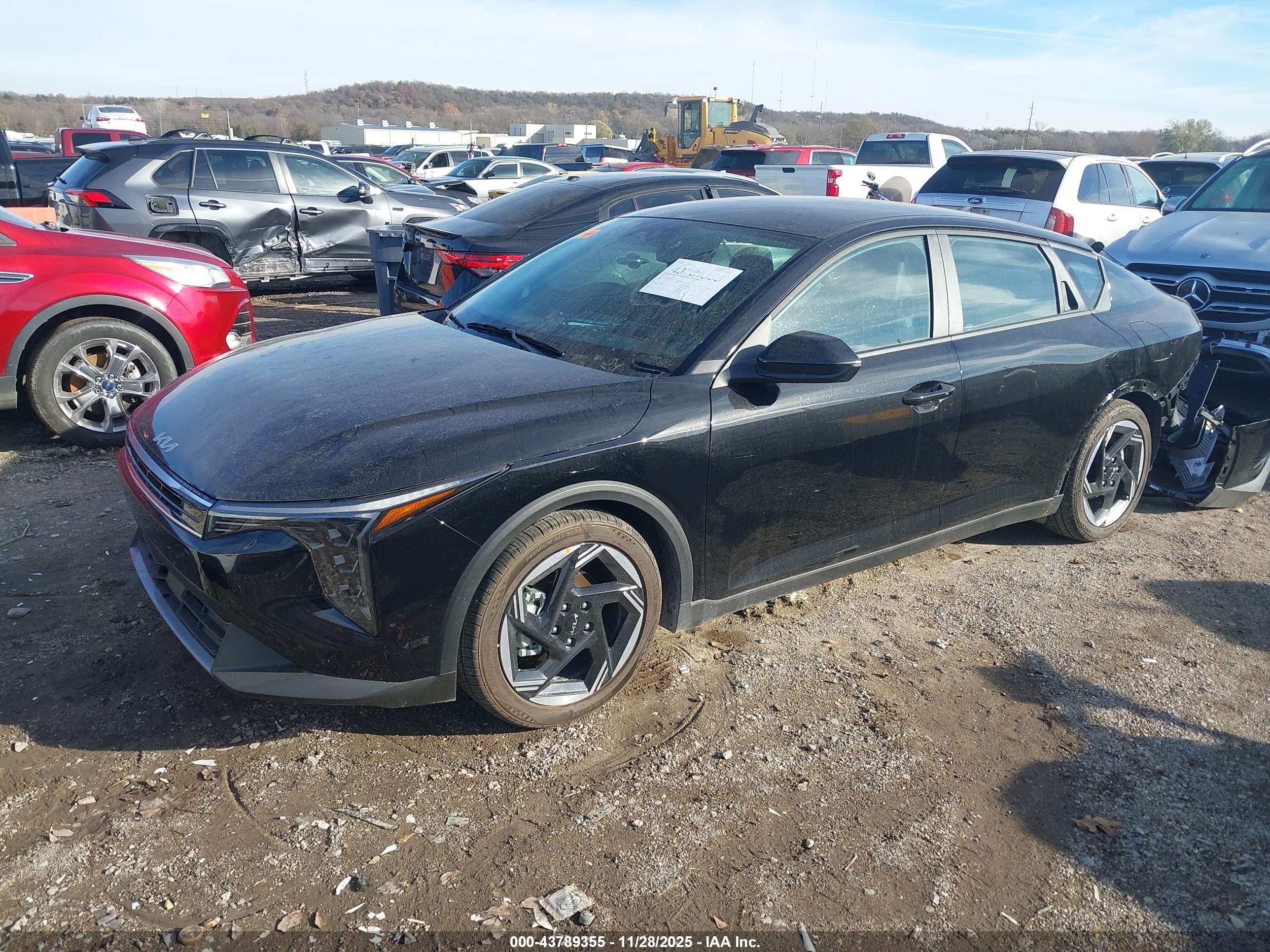 KIA K4 image 2