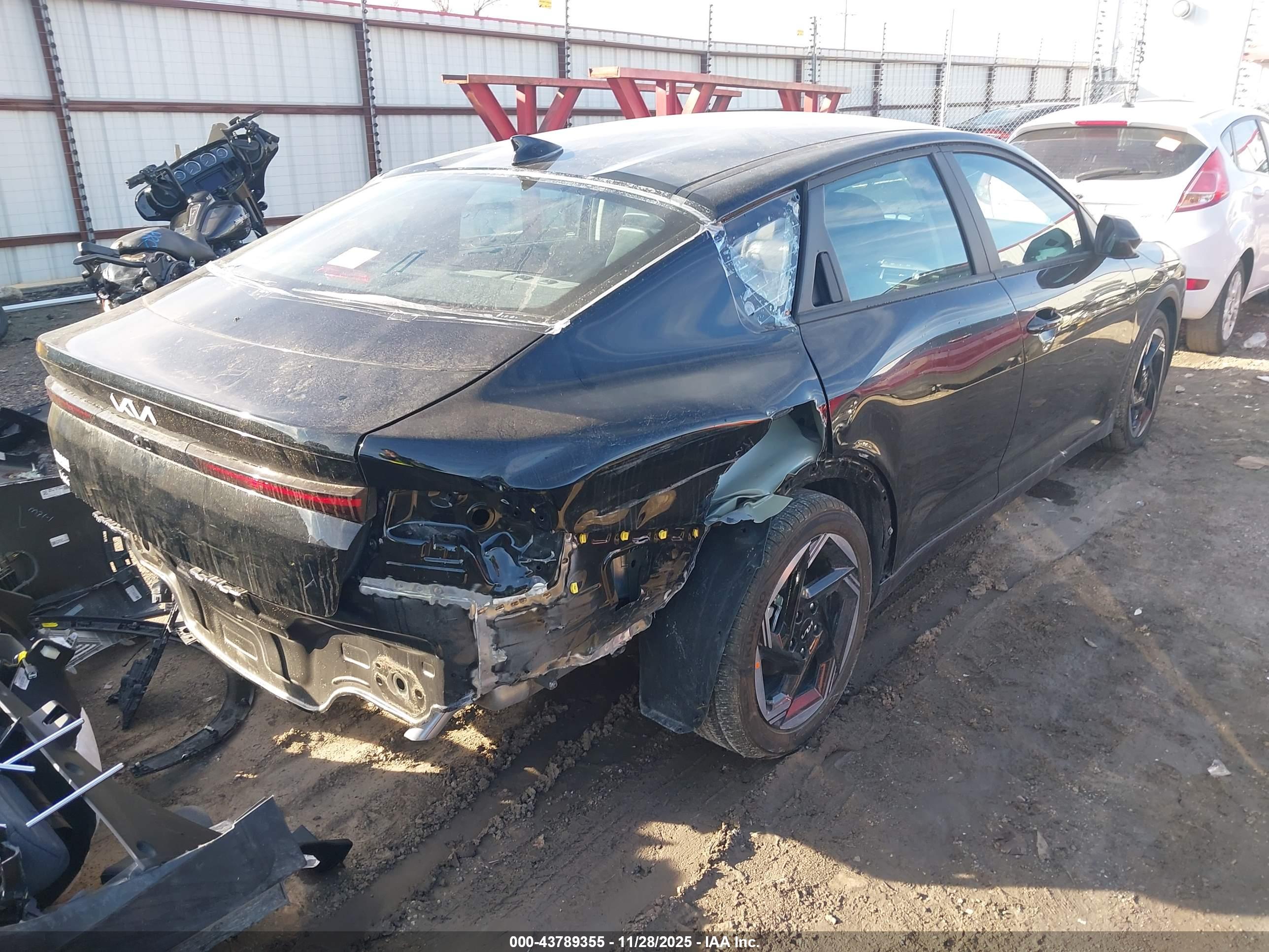 KIA K4 image 4