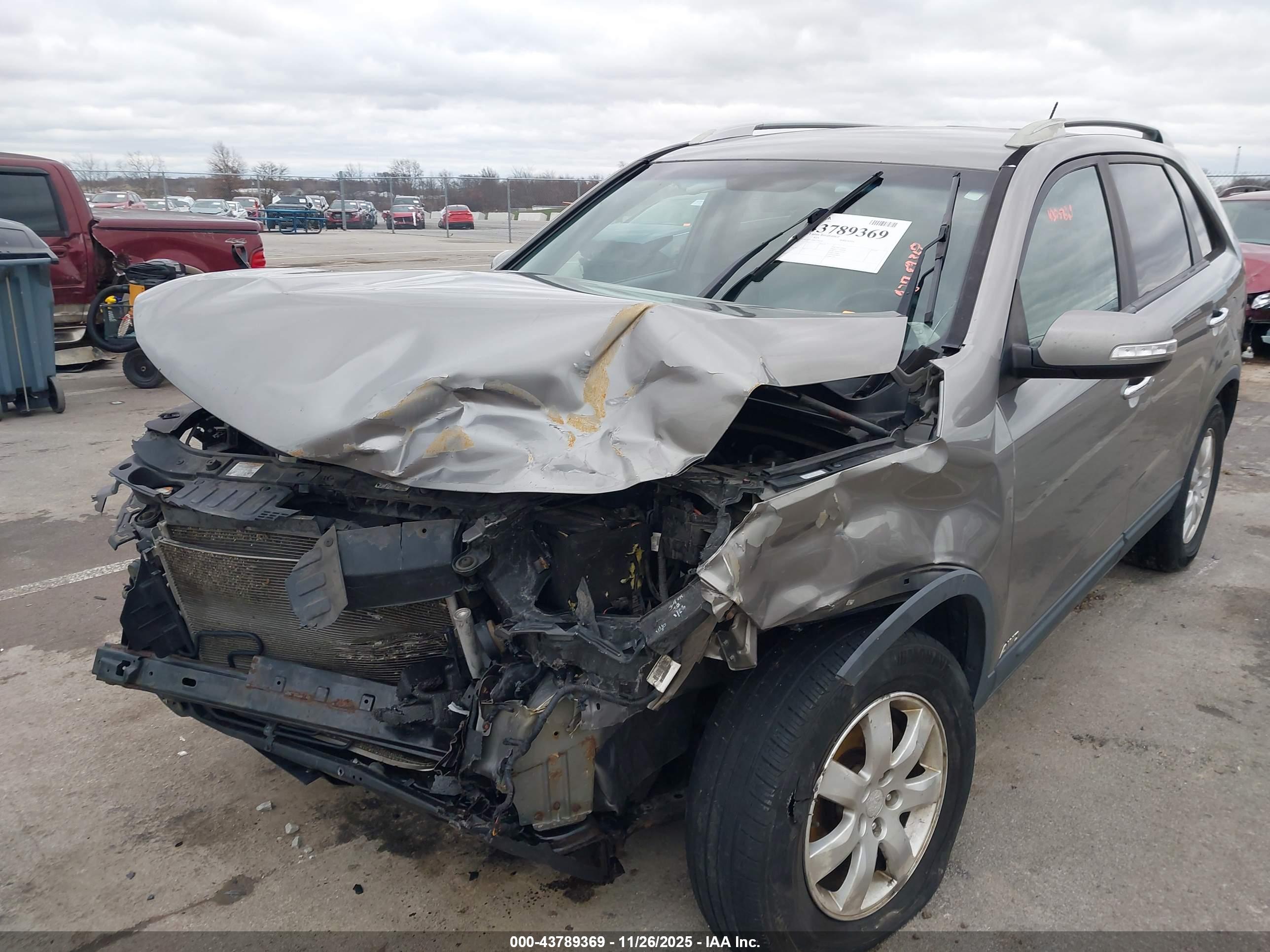 KIA SORENTO image 6