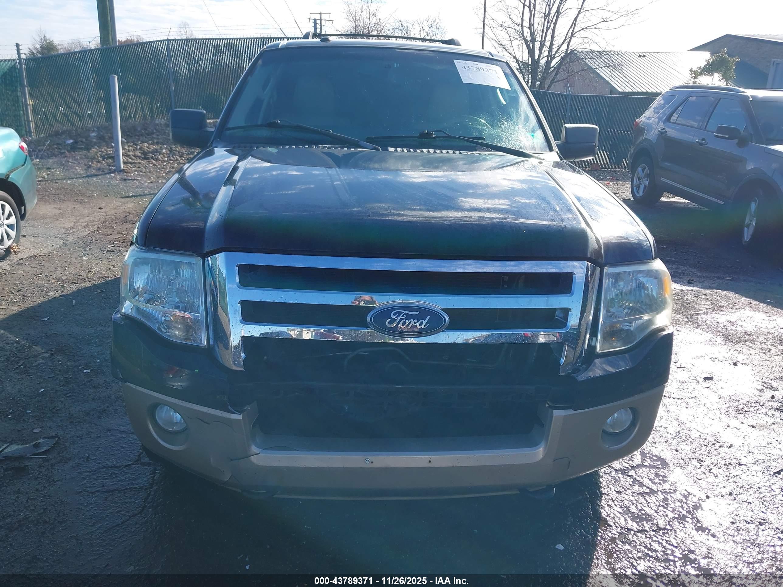 FORD EXPEDITION image 6