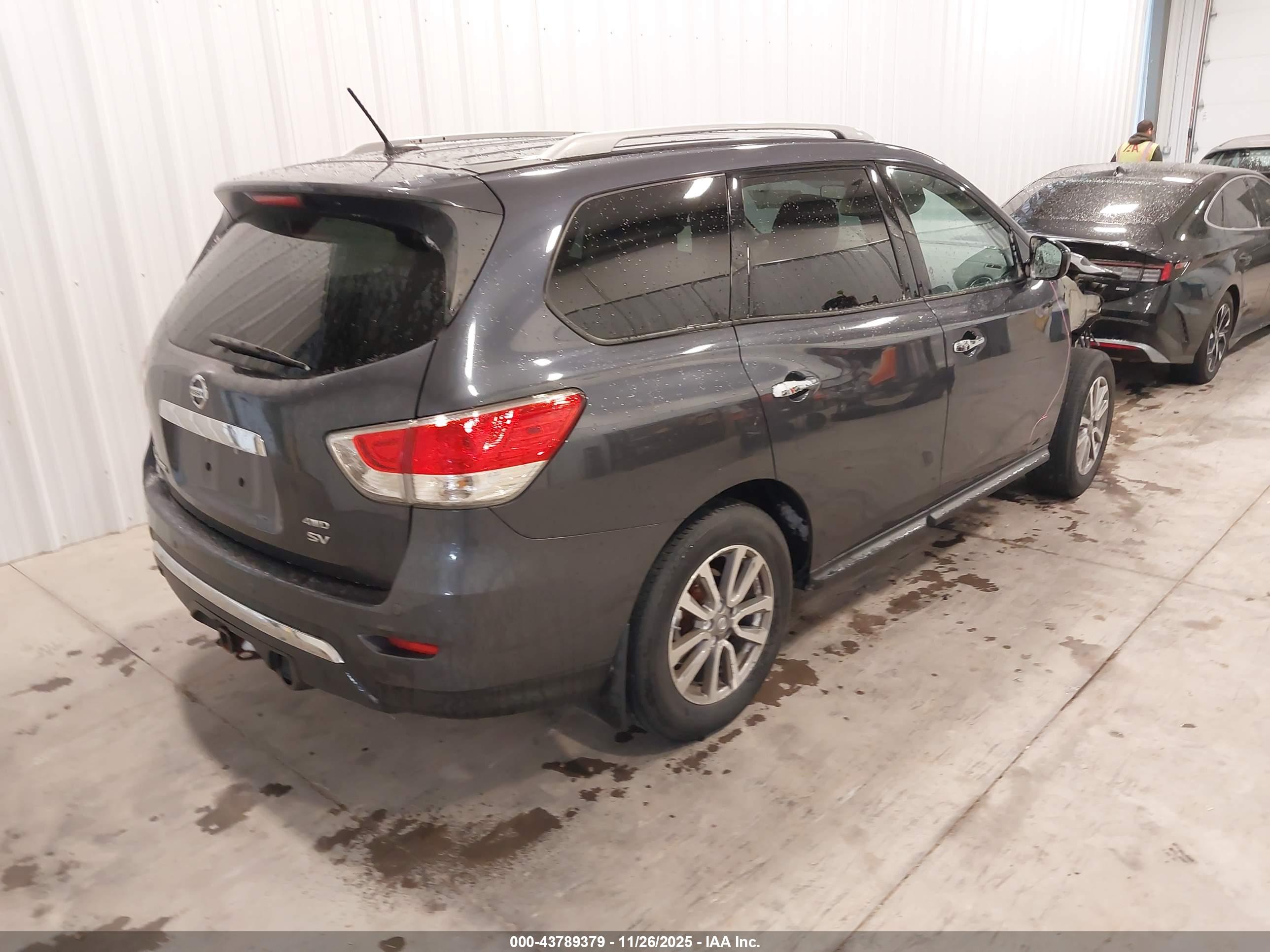 NISSAN PATHFINDER image 4