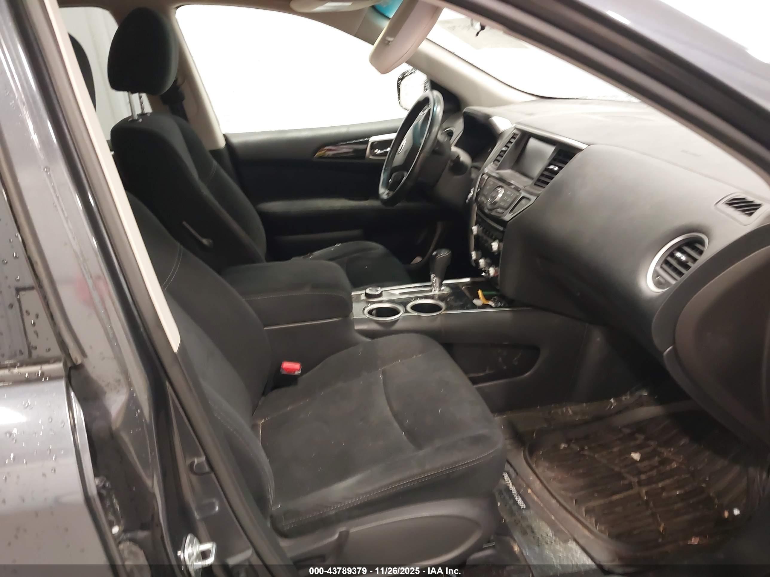 NISSAN PATHFINDER image 5