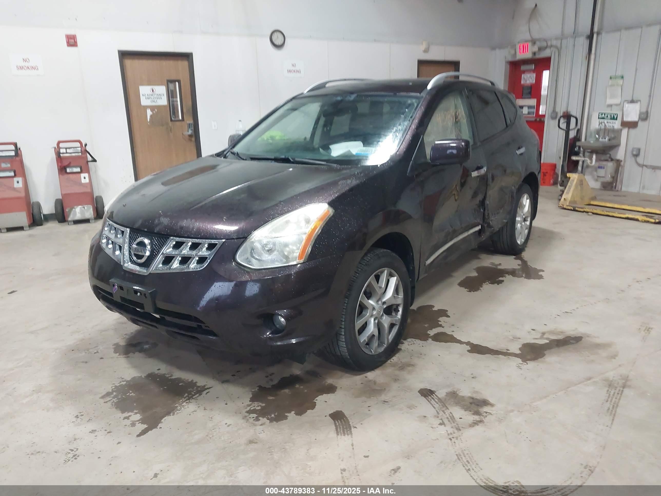 NISSAN ROGUE image 2