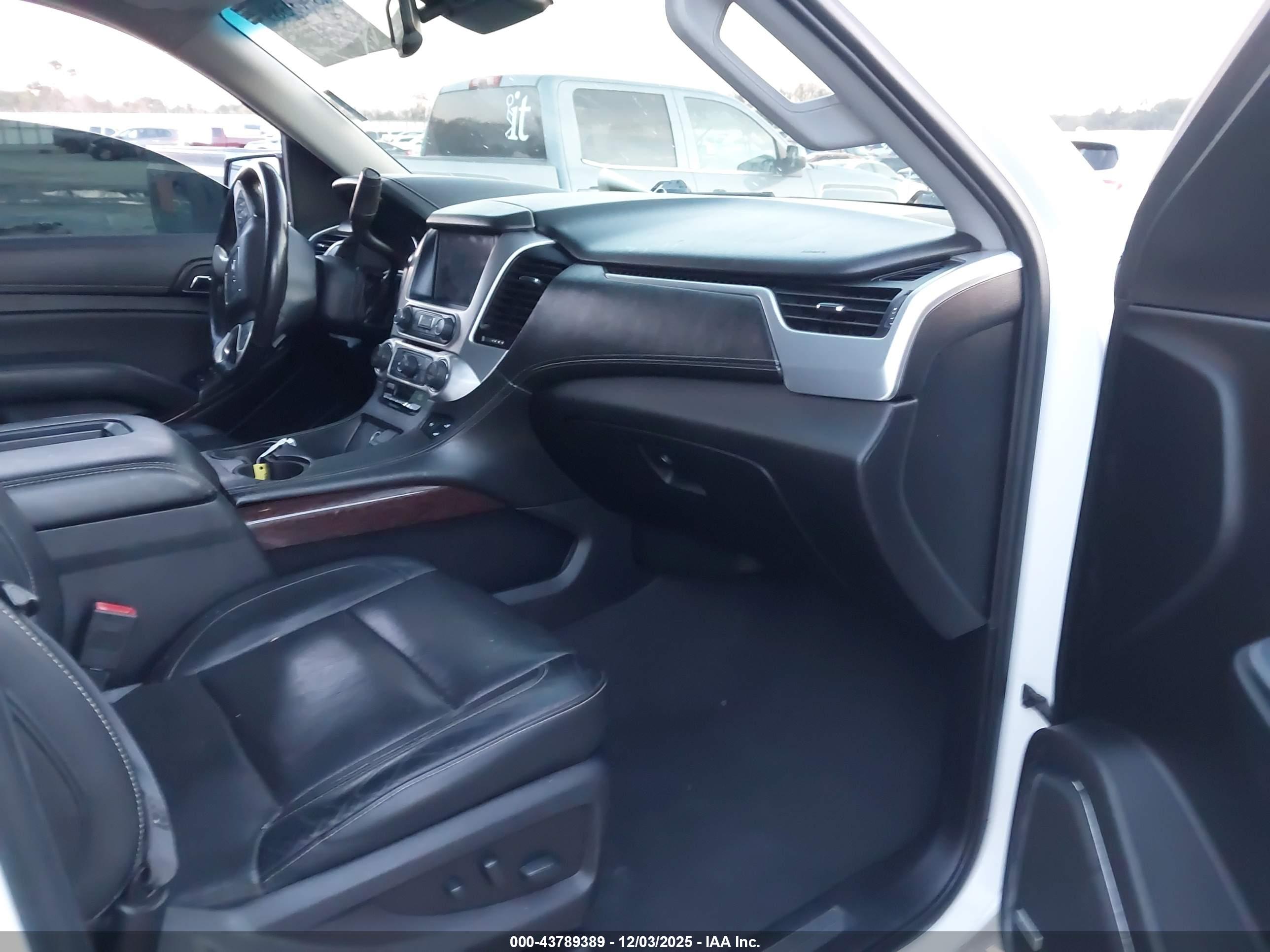 GMC YUKON image 5