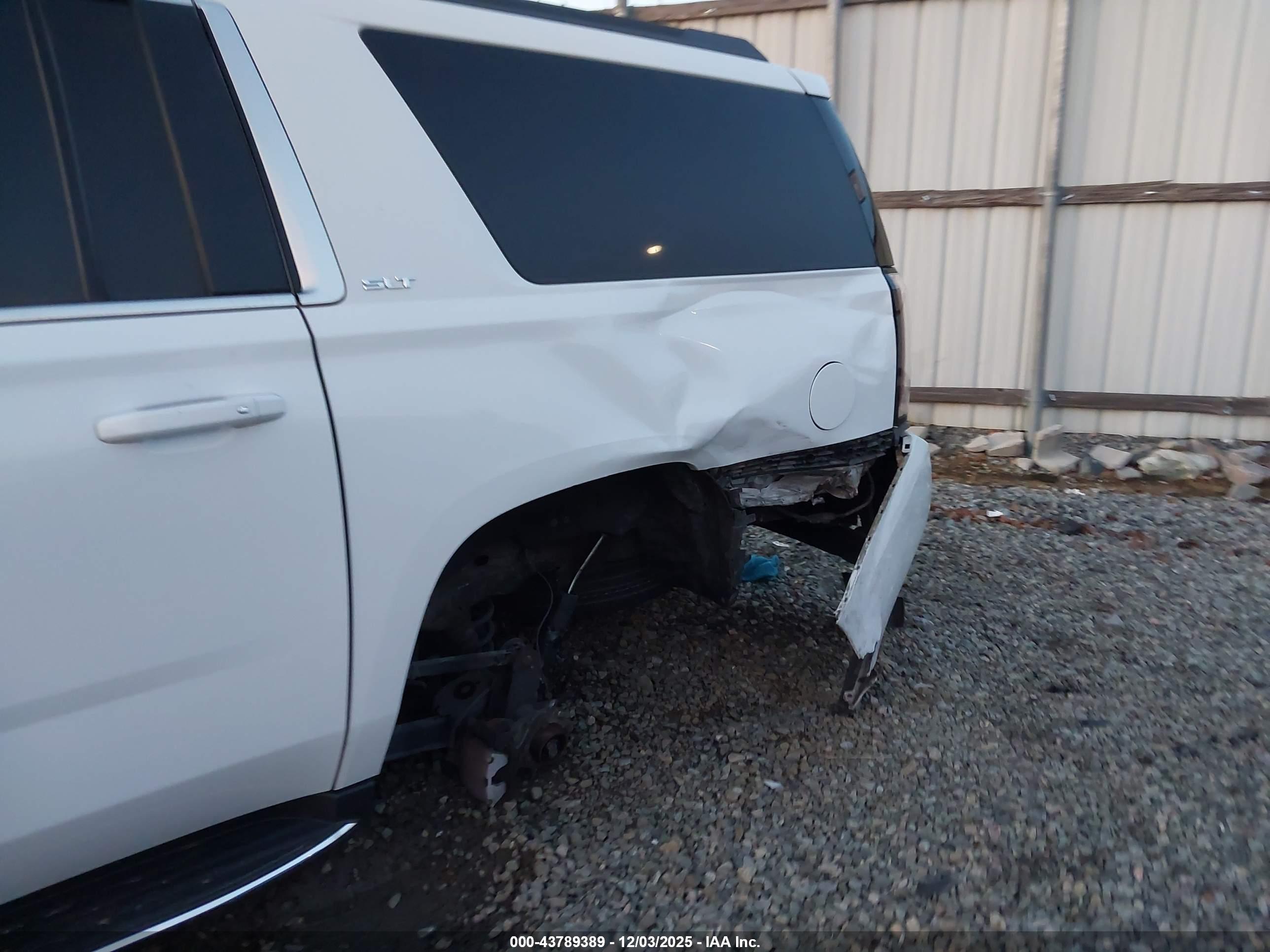 GMC YUKON image 6