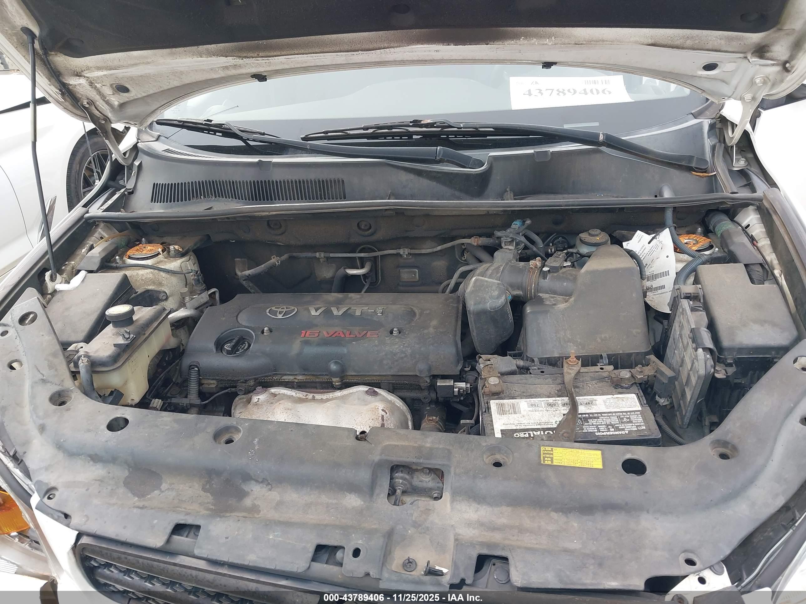 TOYOTA RAV4 image 10