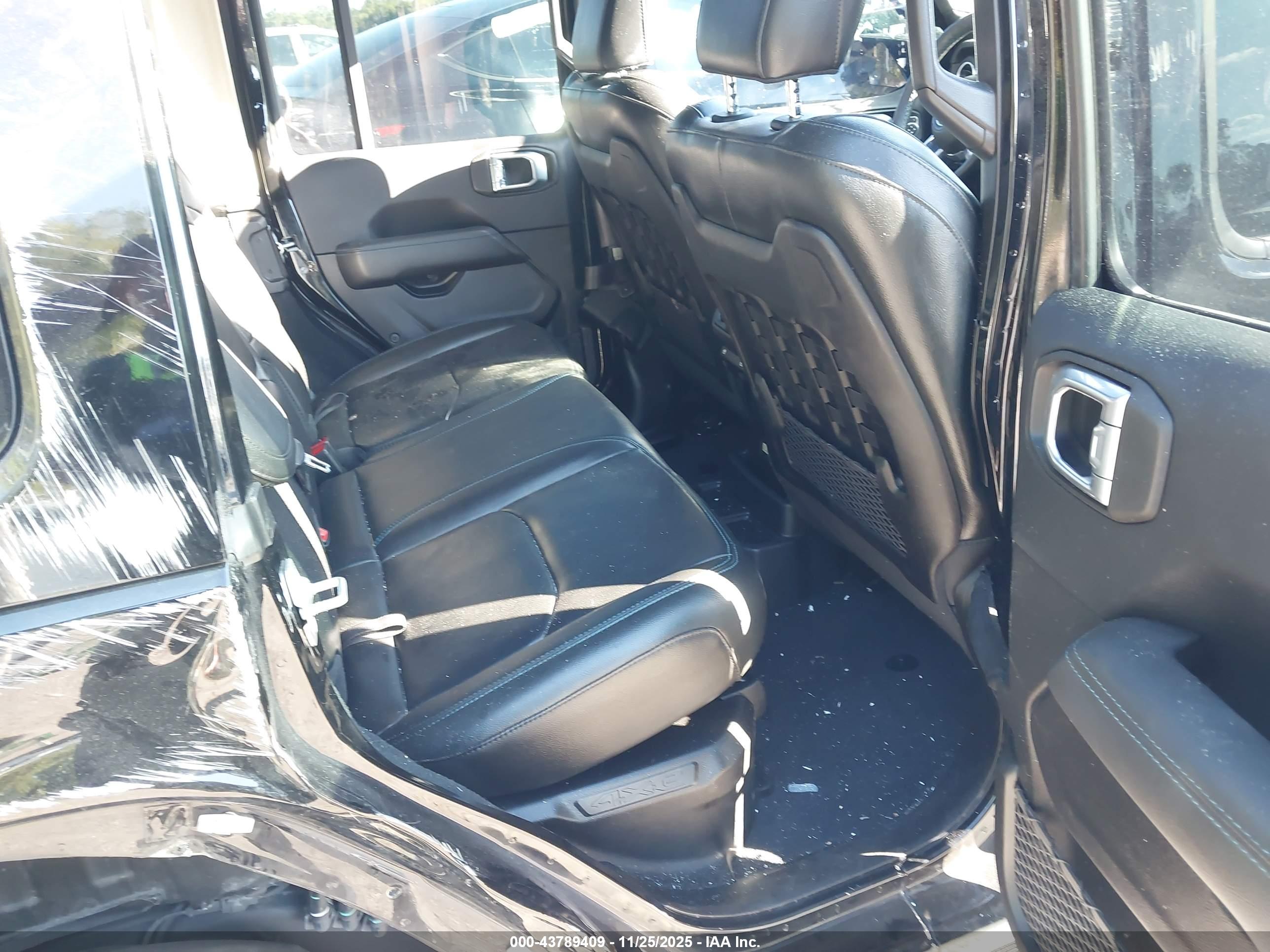 JEEP WRANGLER image 8