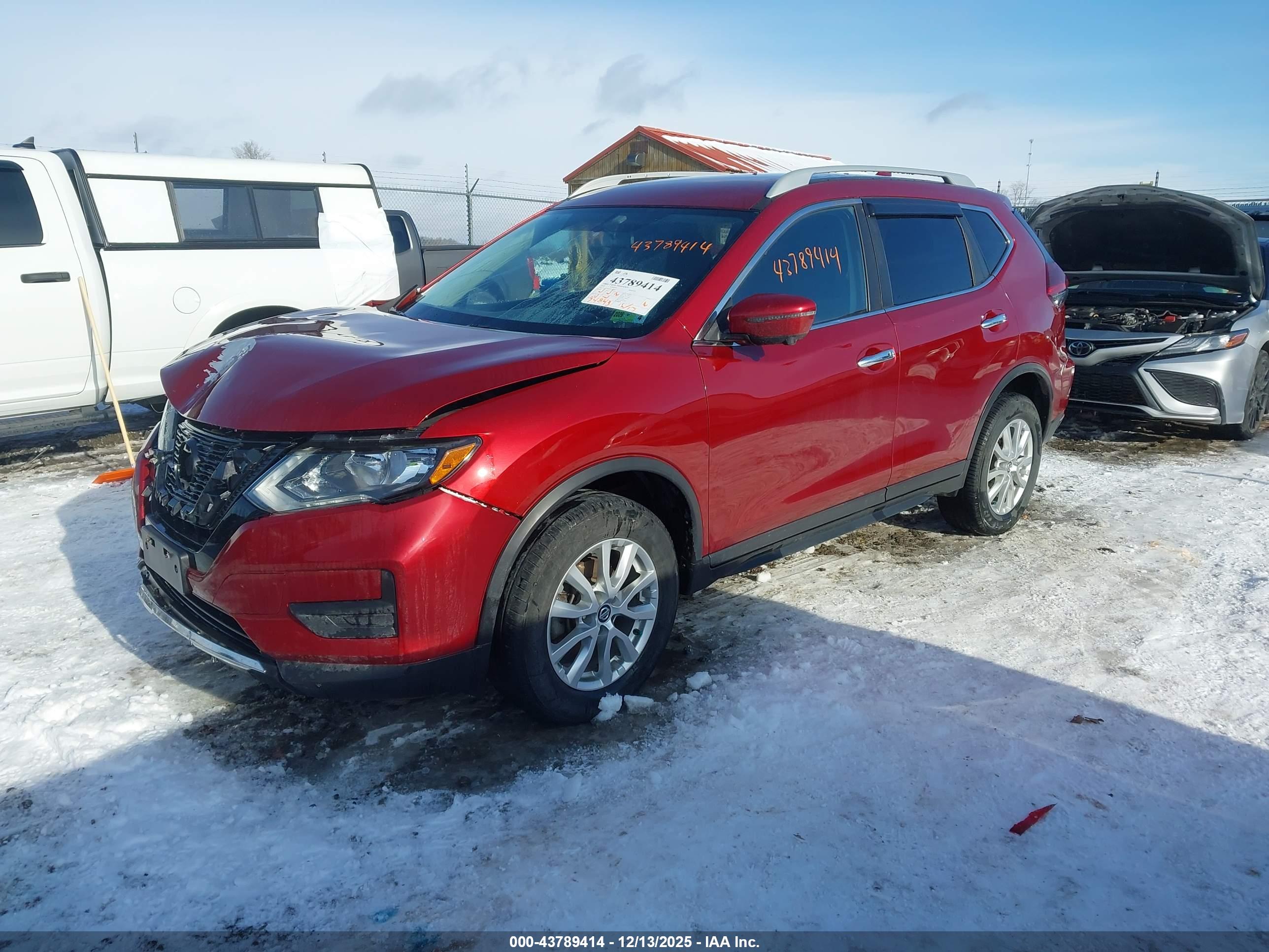 NISSAN ROGUE image 2