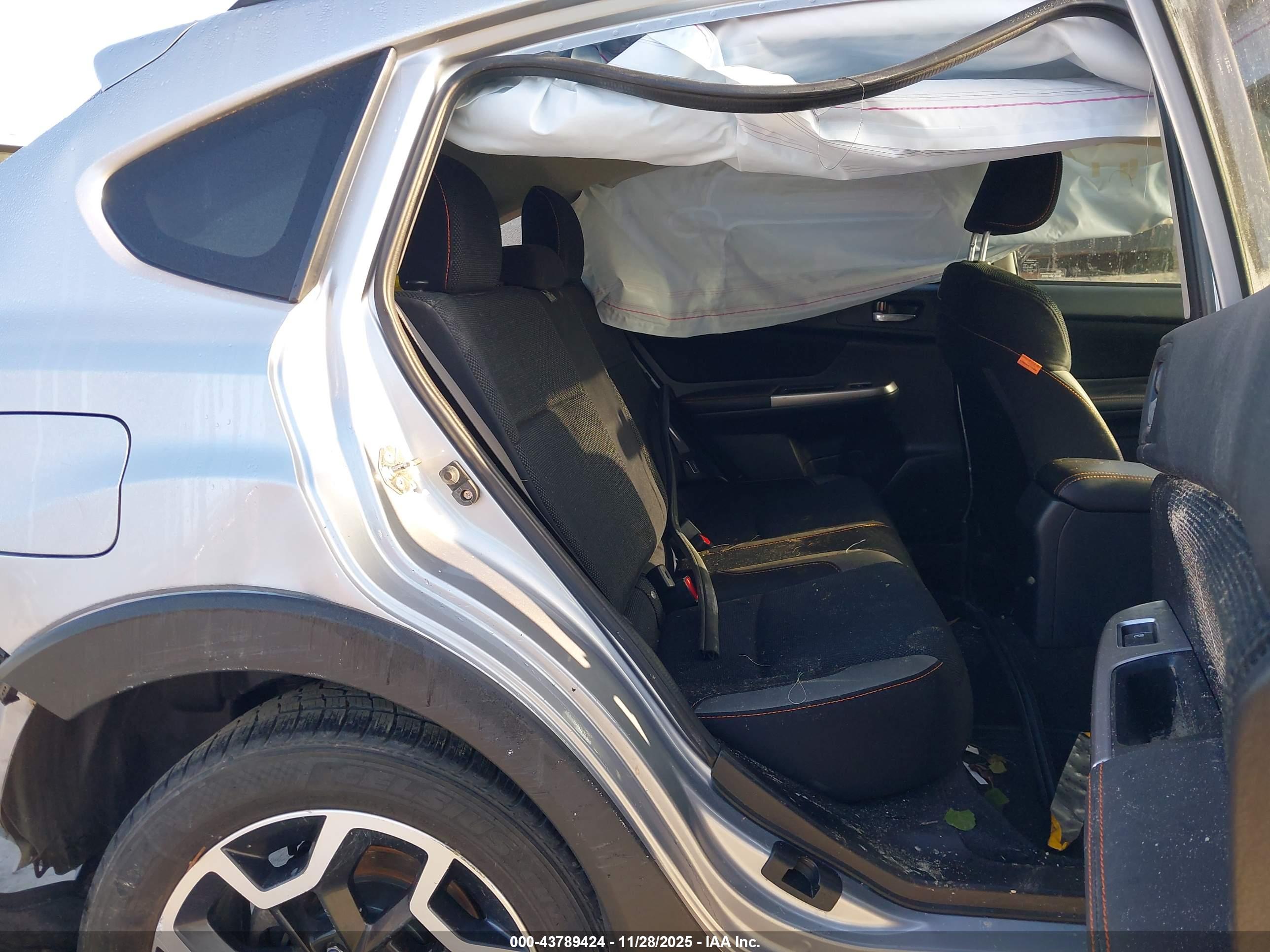 SUBARU CROSSTREK image 8