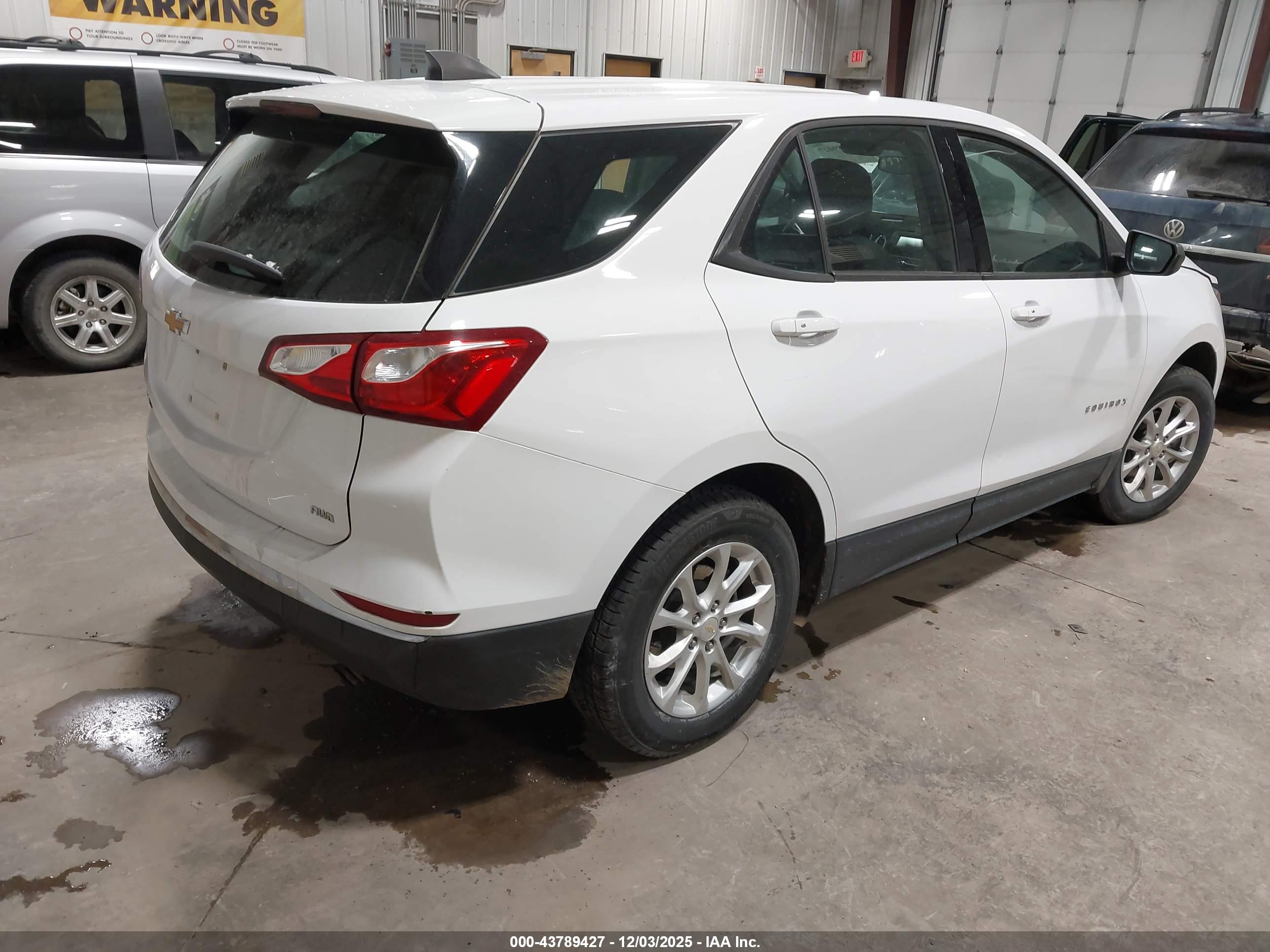 CHEVROLET EQUINOX image 4