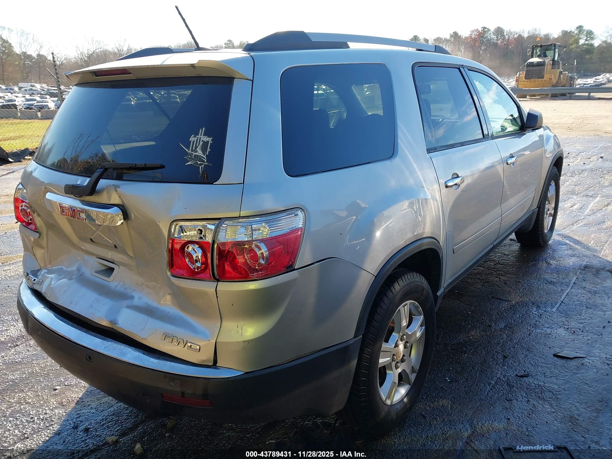 GMC ACADIA image 4