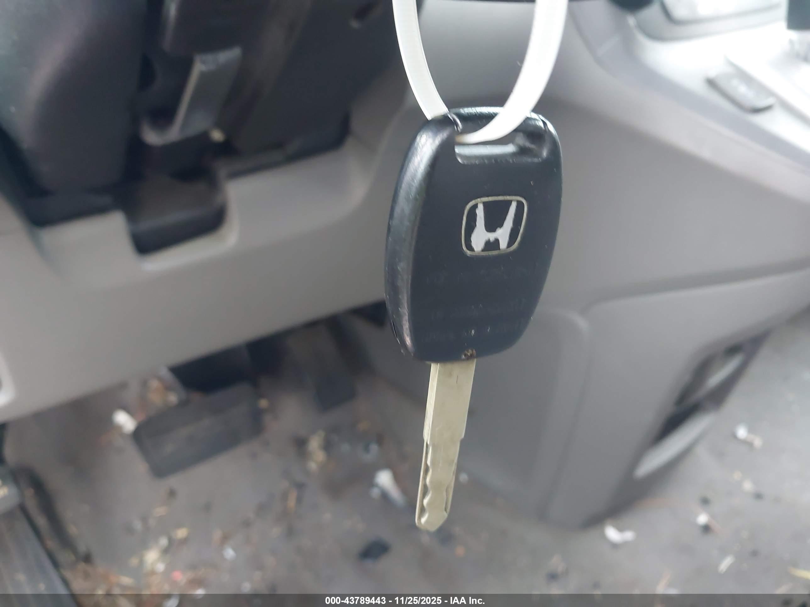 HONDA CR-V image 11