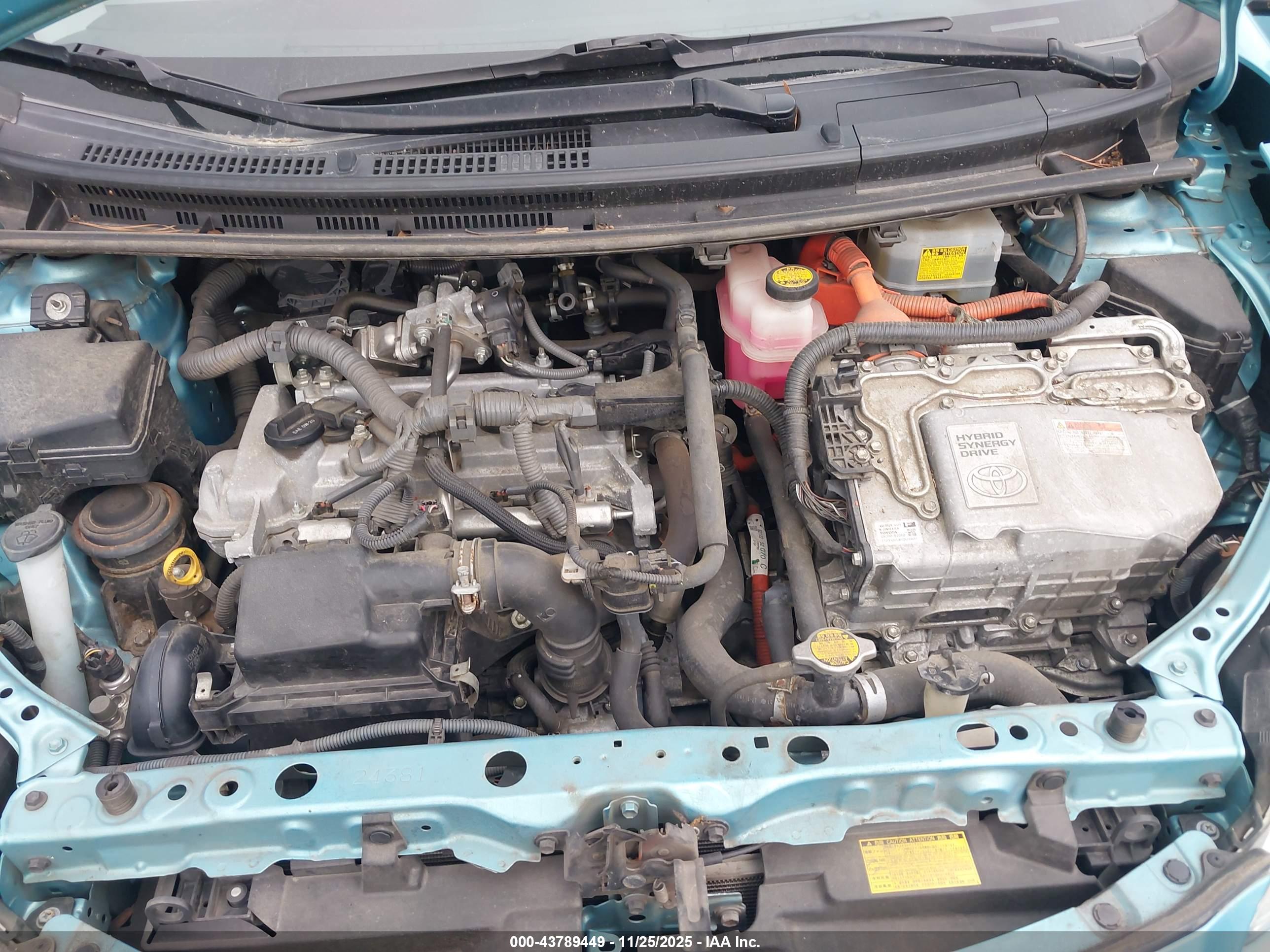 TOYOTA PRIUS image 10