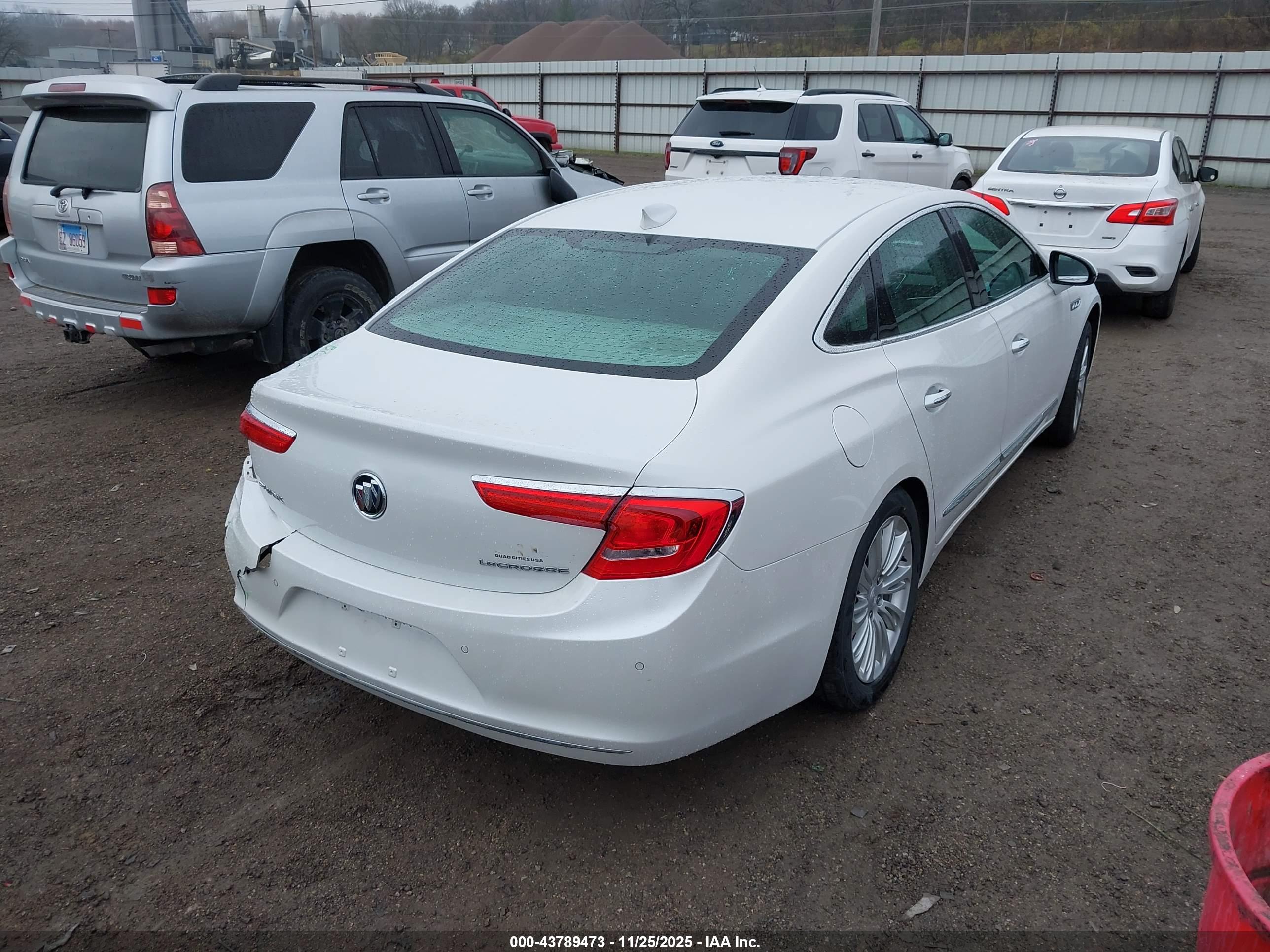 BUICK LACROSSE image 4