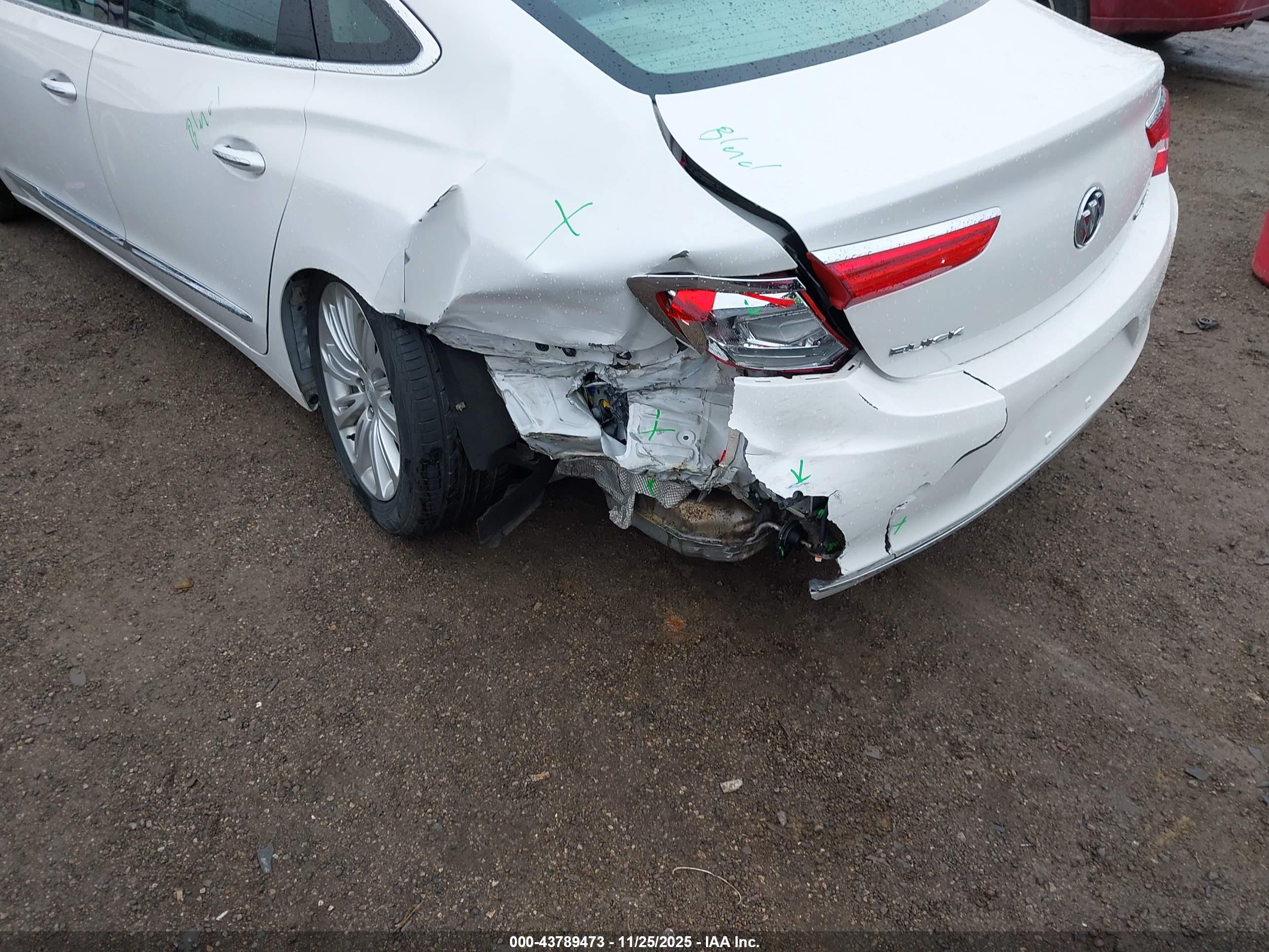 BUICK LACROSSE image 6