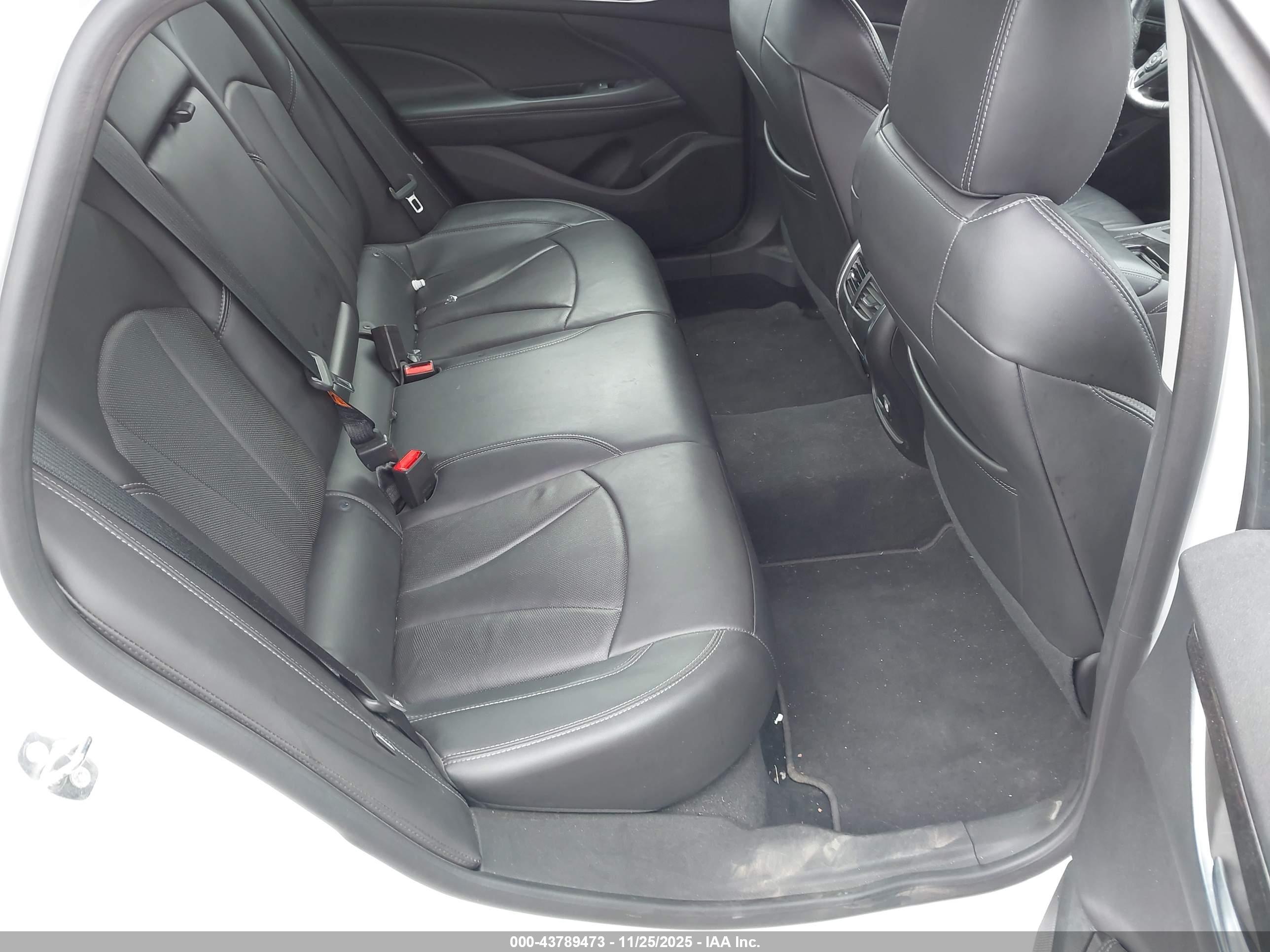 BUICK LACROSSE image 8