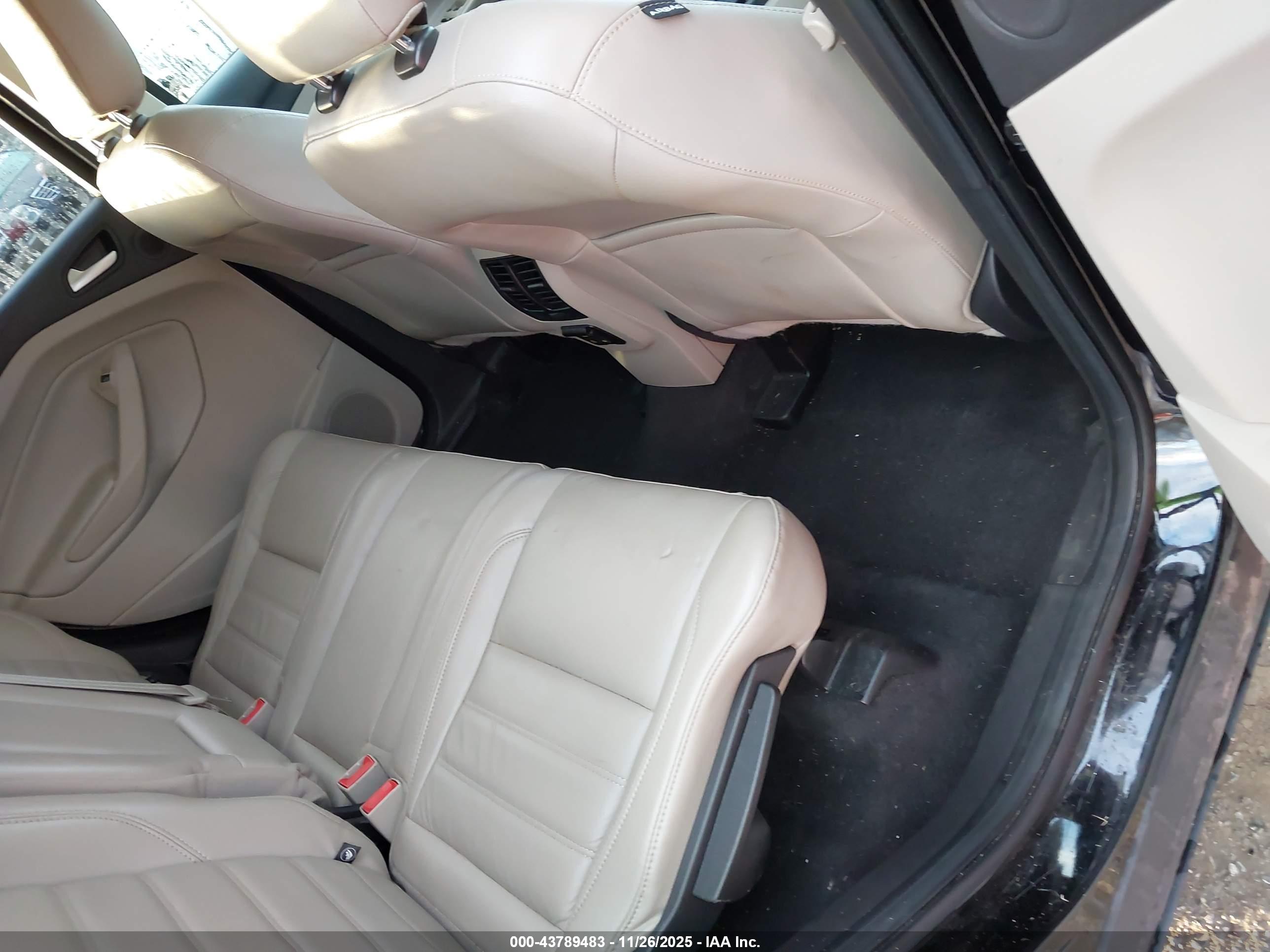 FORD ESCAPE image 8