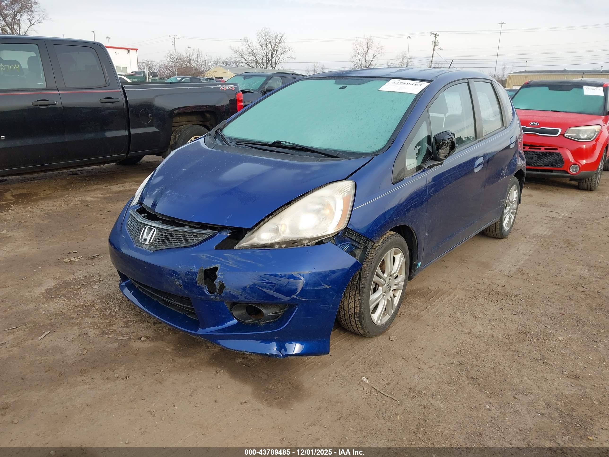 HONDA FIT image 6