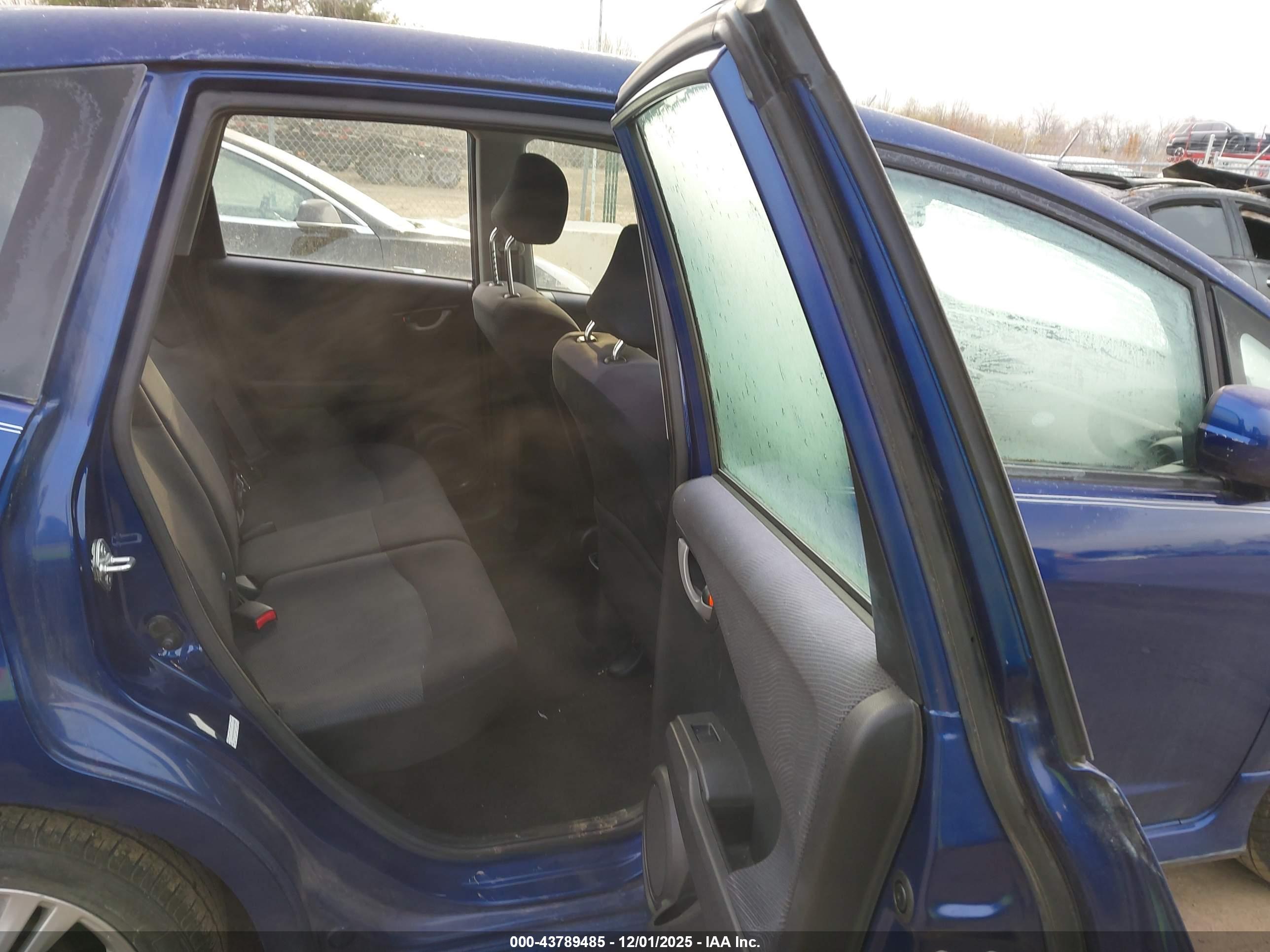 HONDA FIT image 8