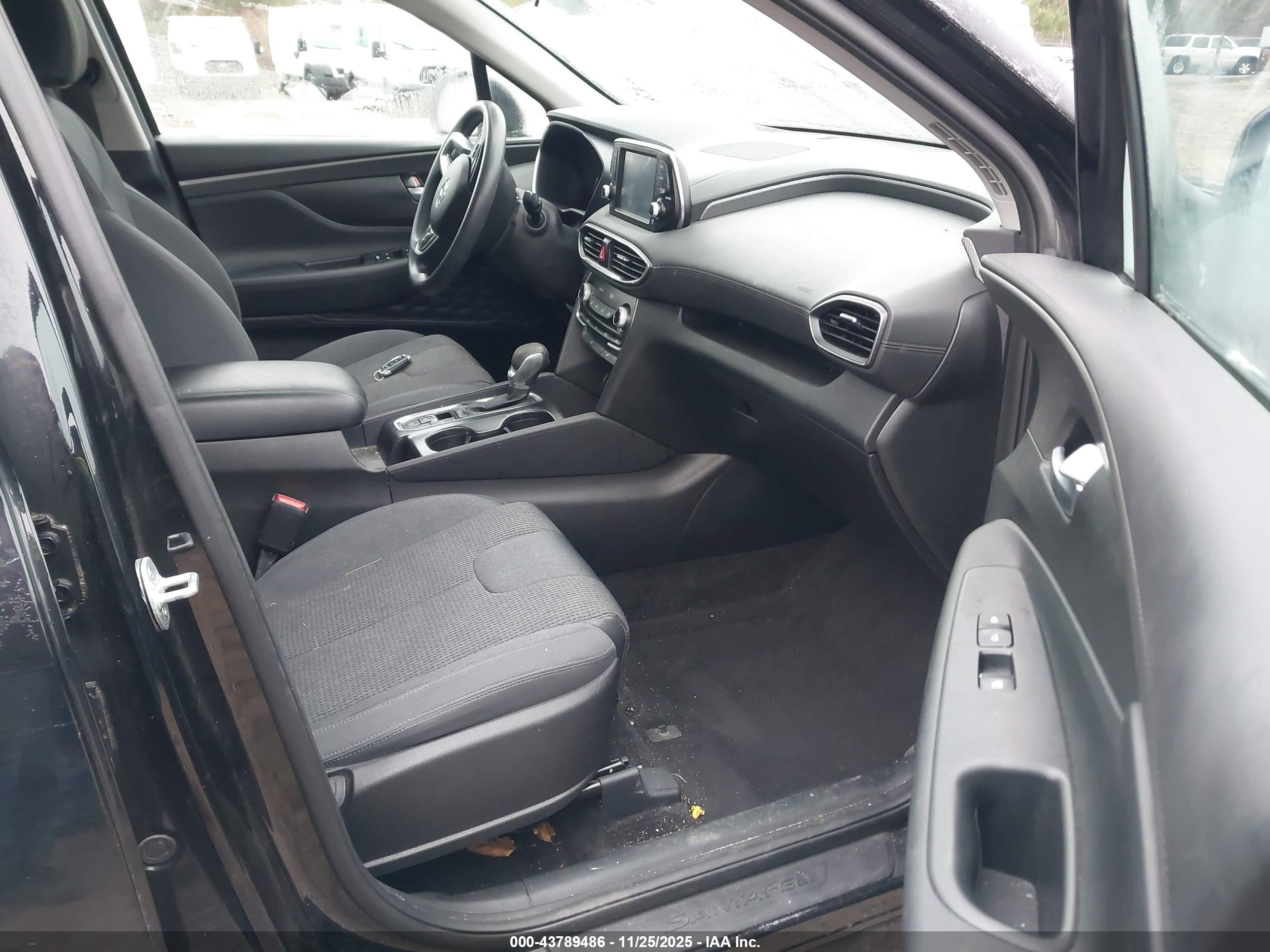 HYUNDAI SANTA image 5