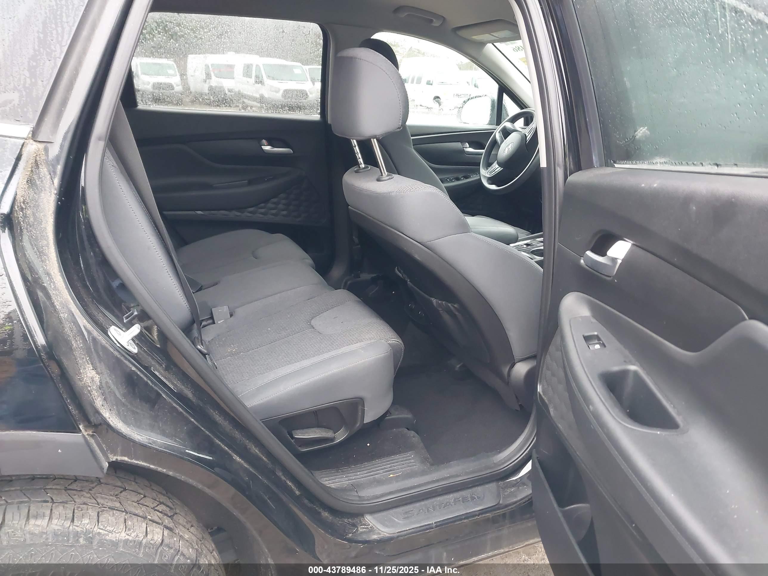 HYUNDAI SANTA image 8