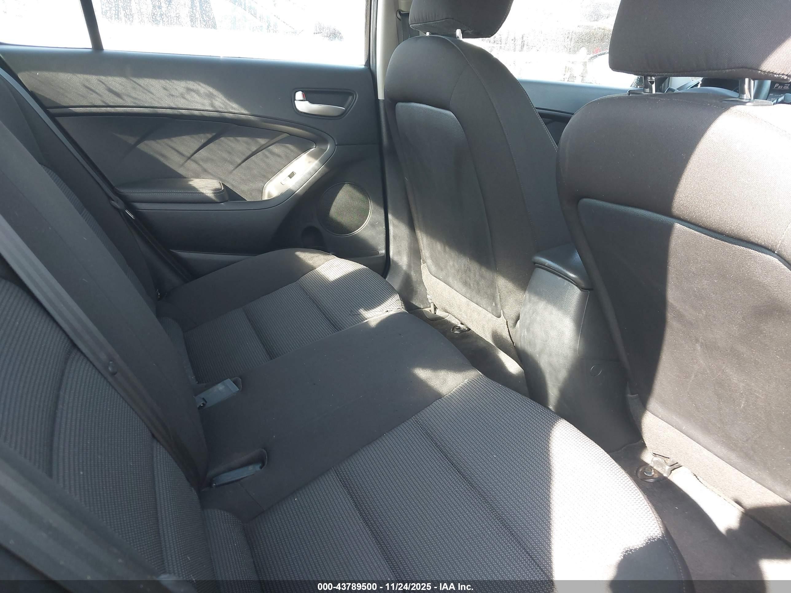 KIA FORTE image 8