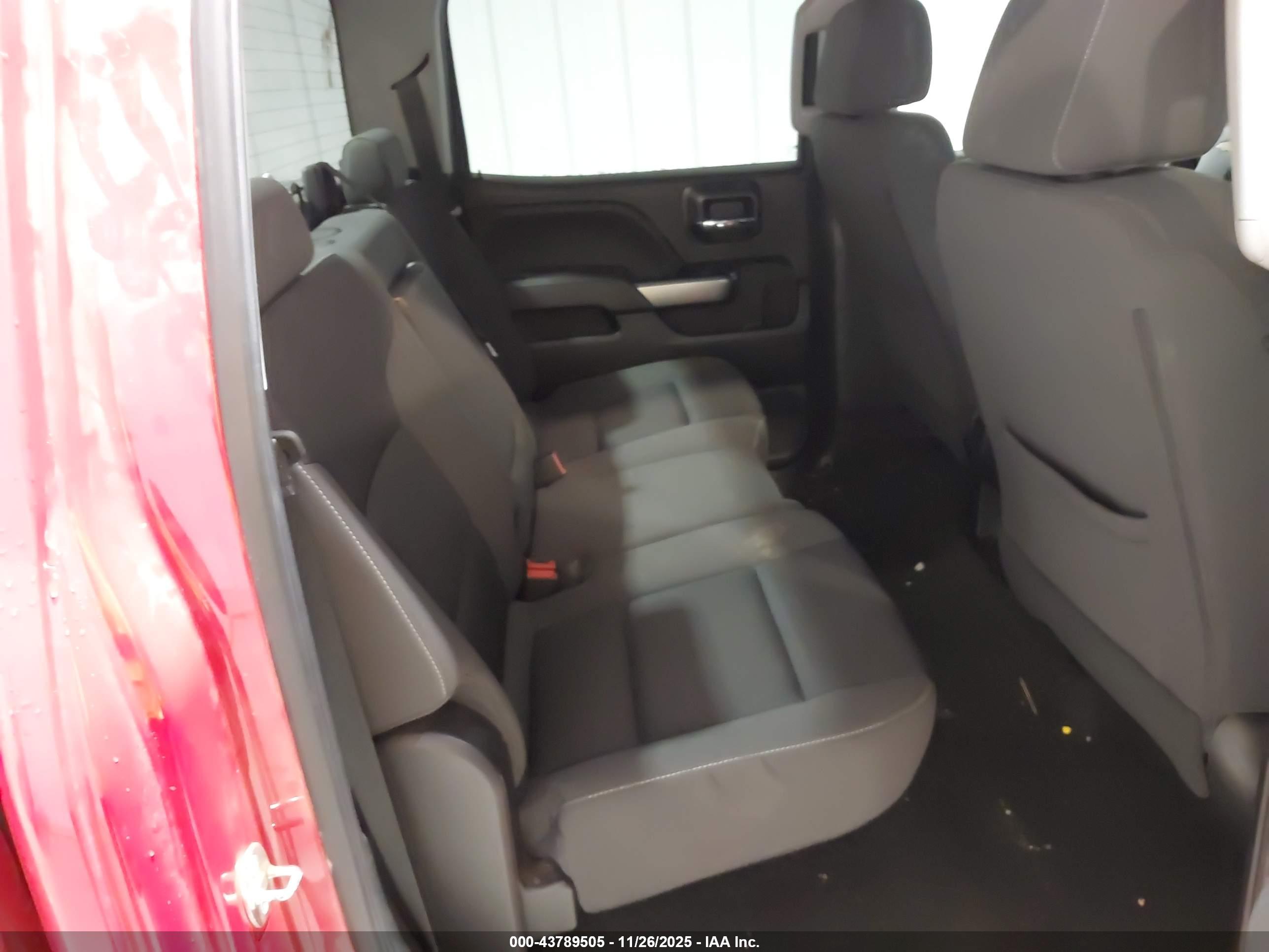CHEVROLET SILVERADO image 8