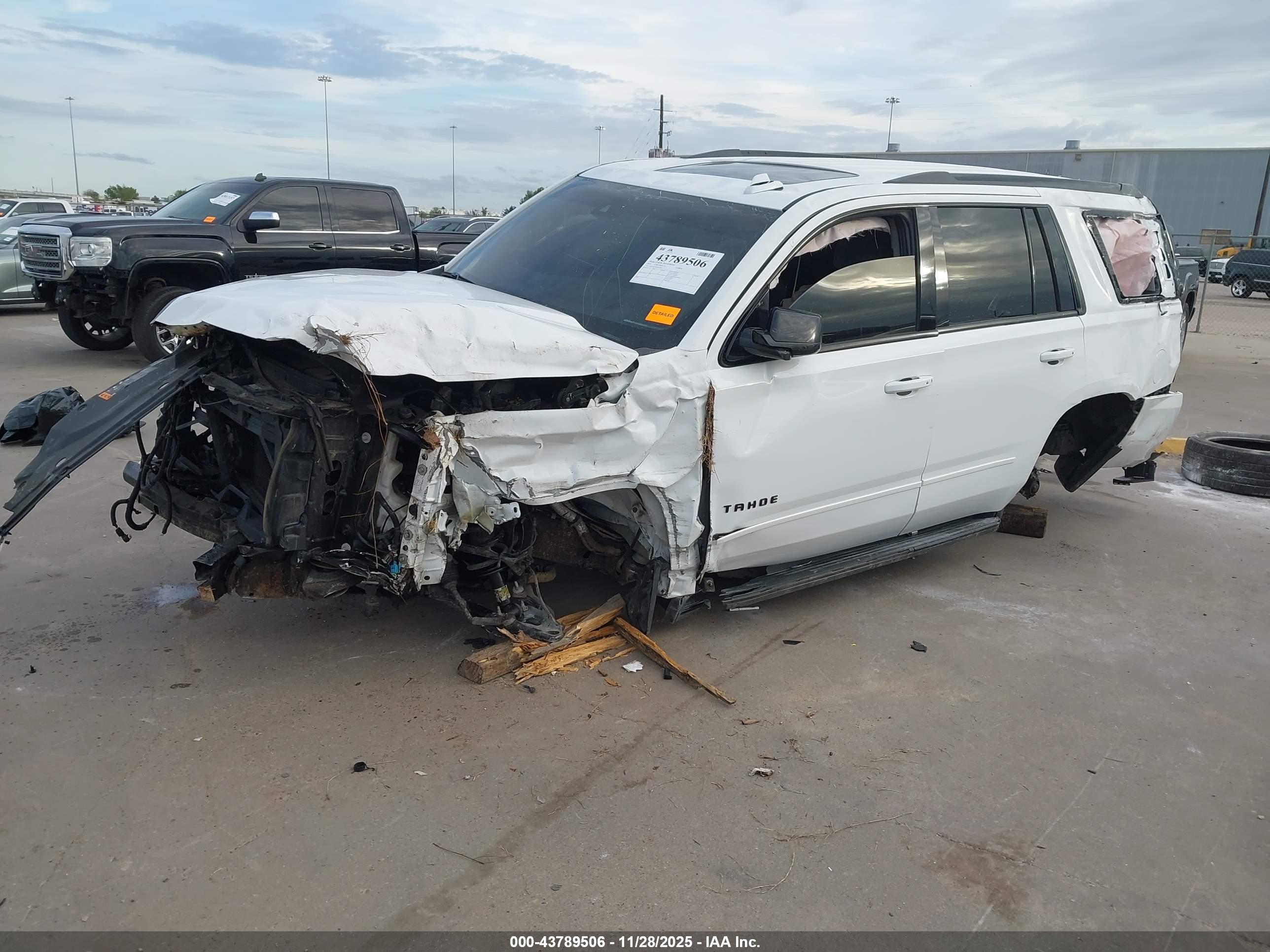 CHEVROLET TAHOE image 2