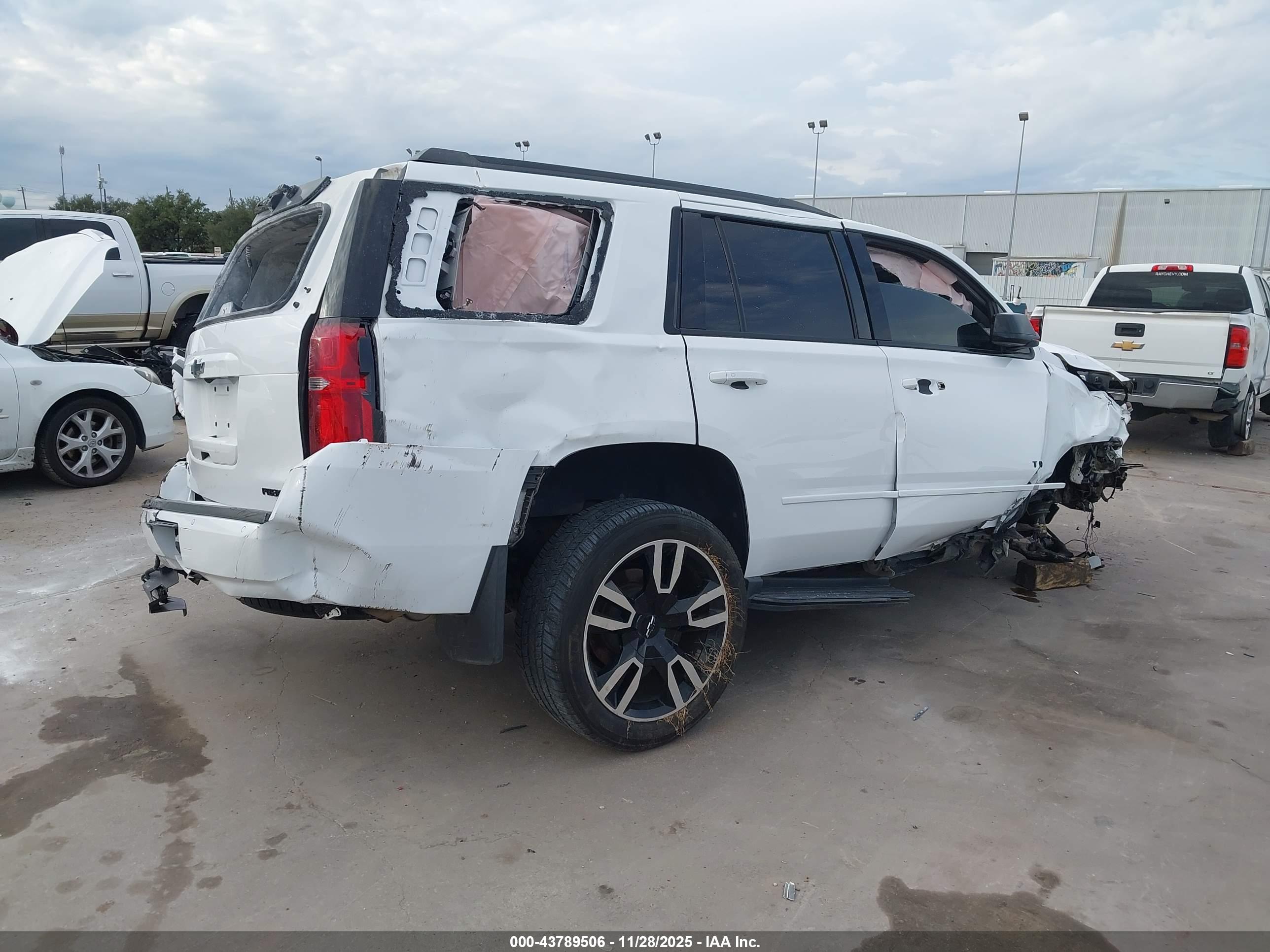 CHEVROLET TAHOE image 4