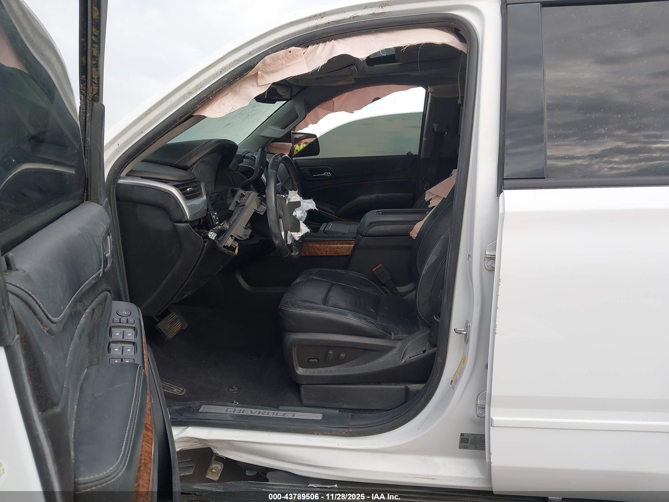 CHEVROLET TAHOE image 5