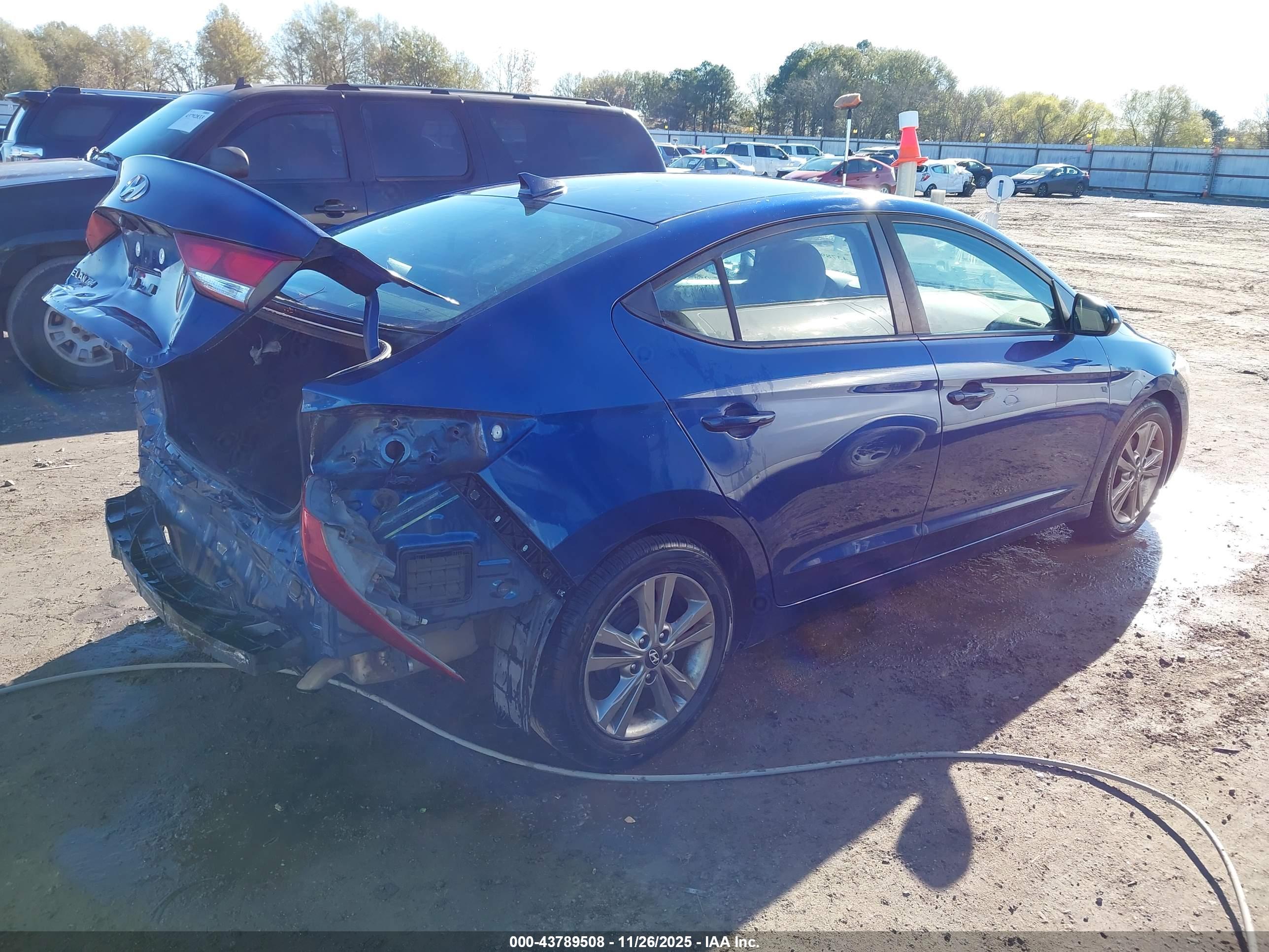 HYUNDAI ELANTRA image 4