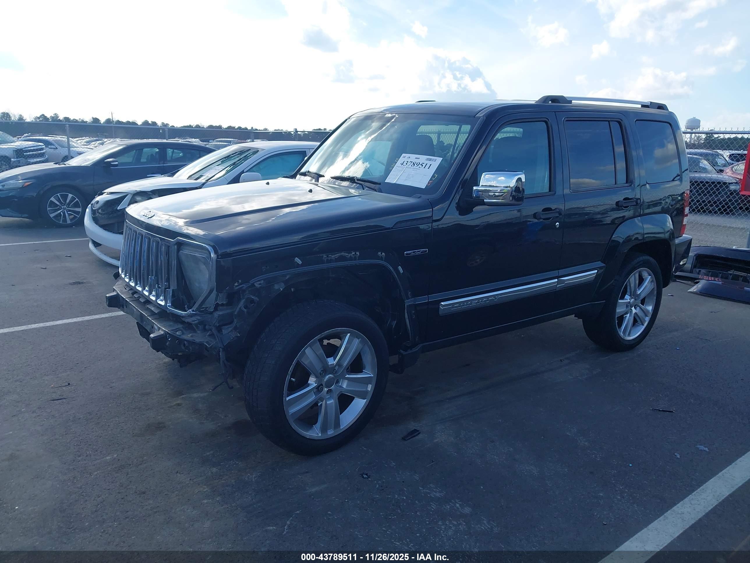 JEEP LIBERTY image 2